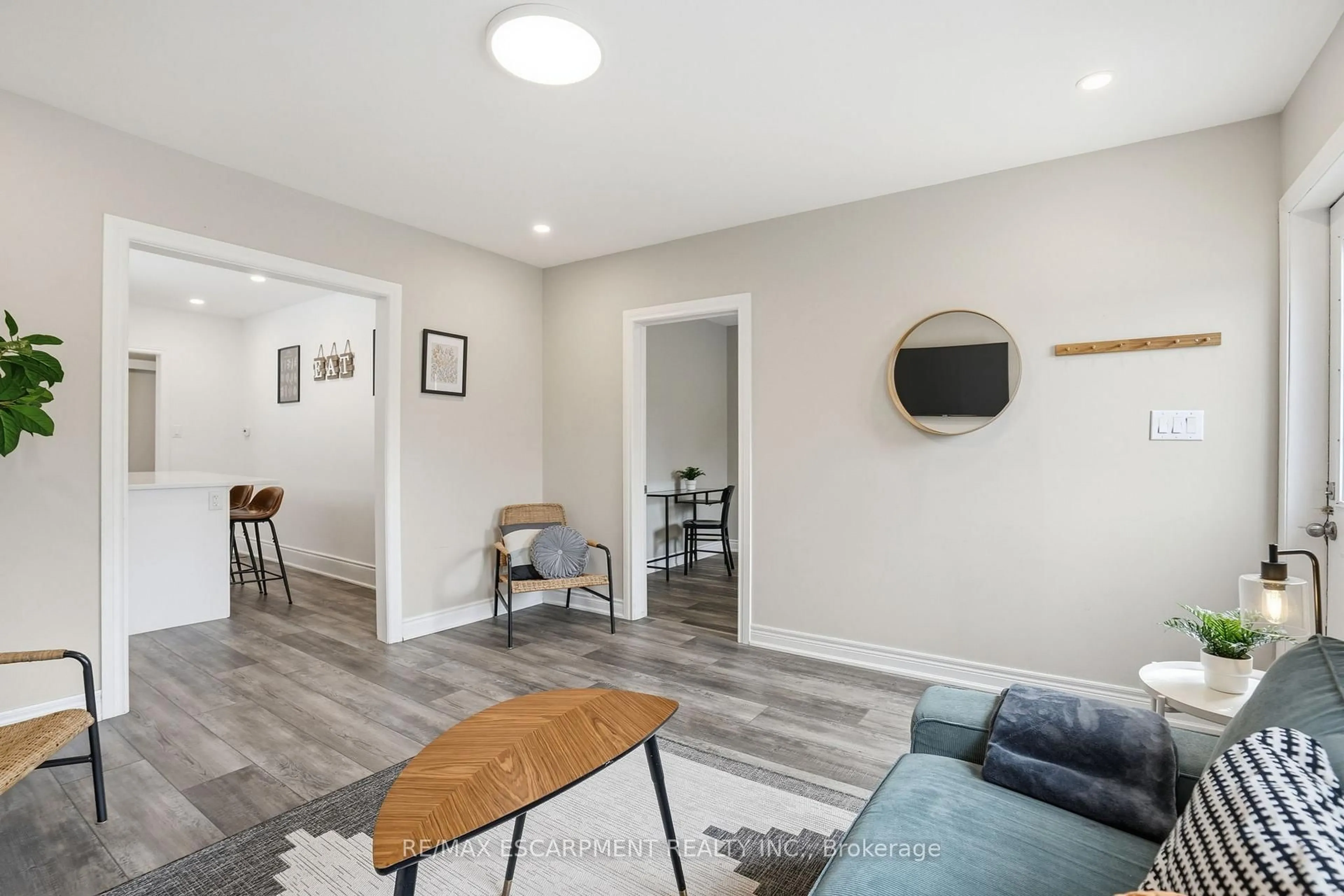 A pic of a room for 390 Hunter St, Hamilton Ontario L8P 1S9