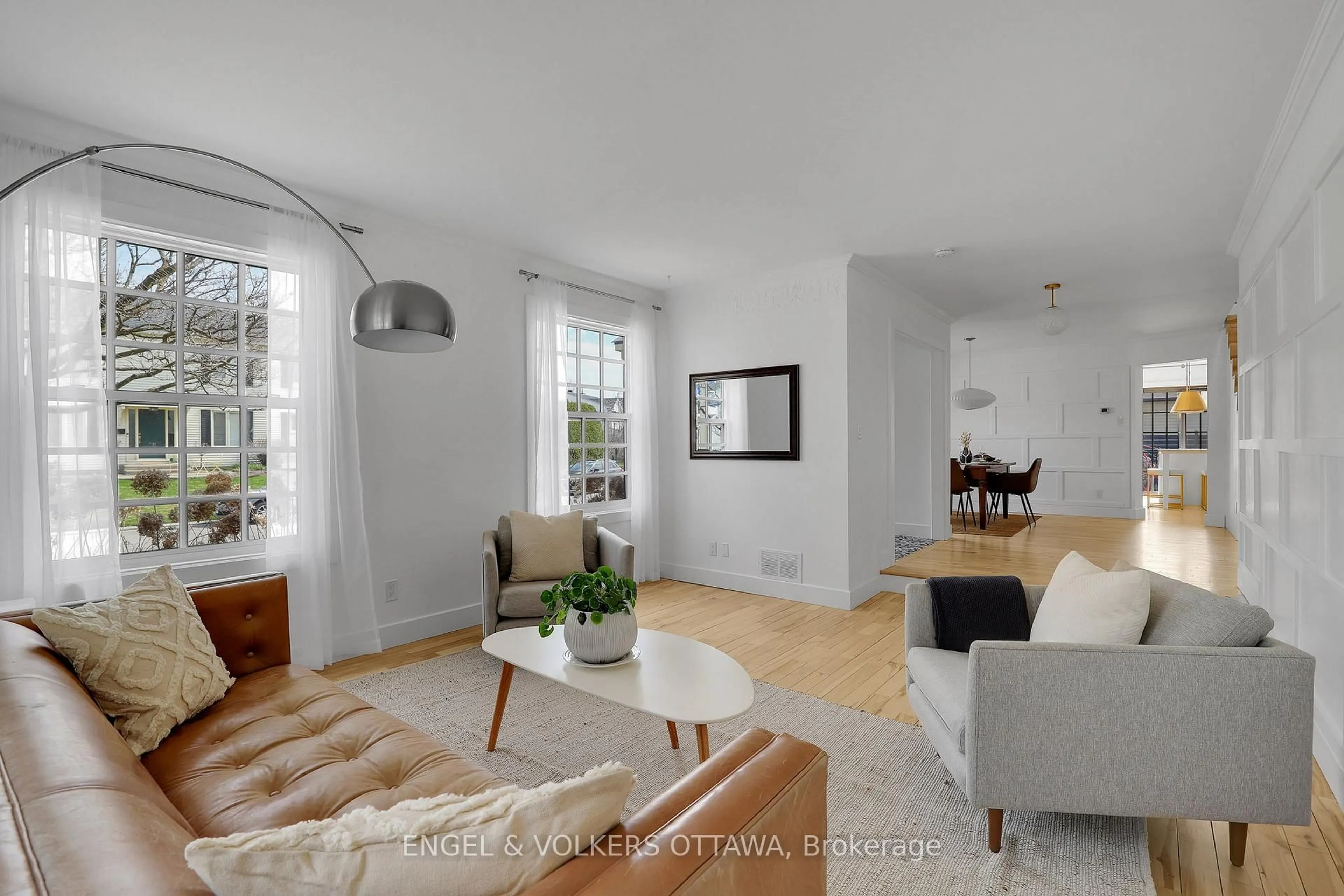 Living room with furniture, unknown for 30 Birkett St, Ottawa Ontario K2J 2V1