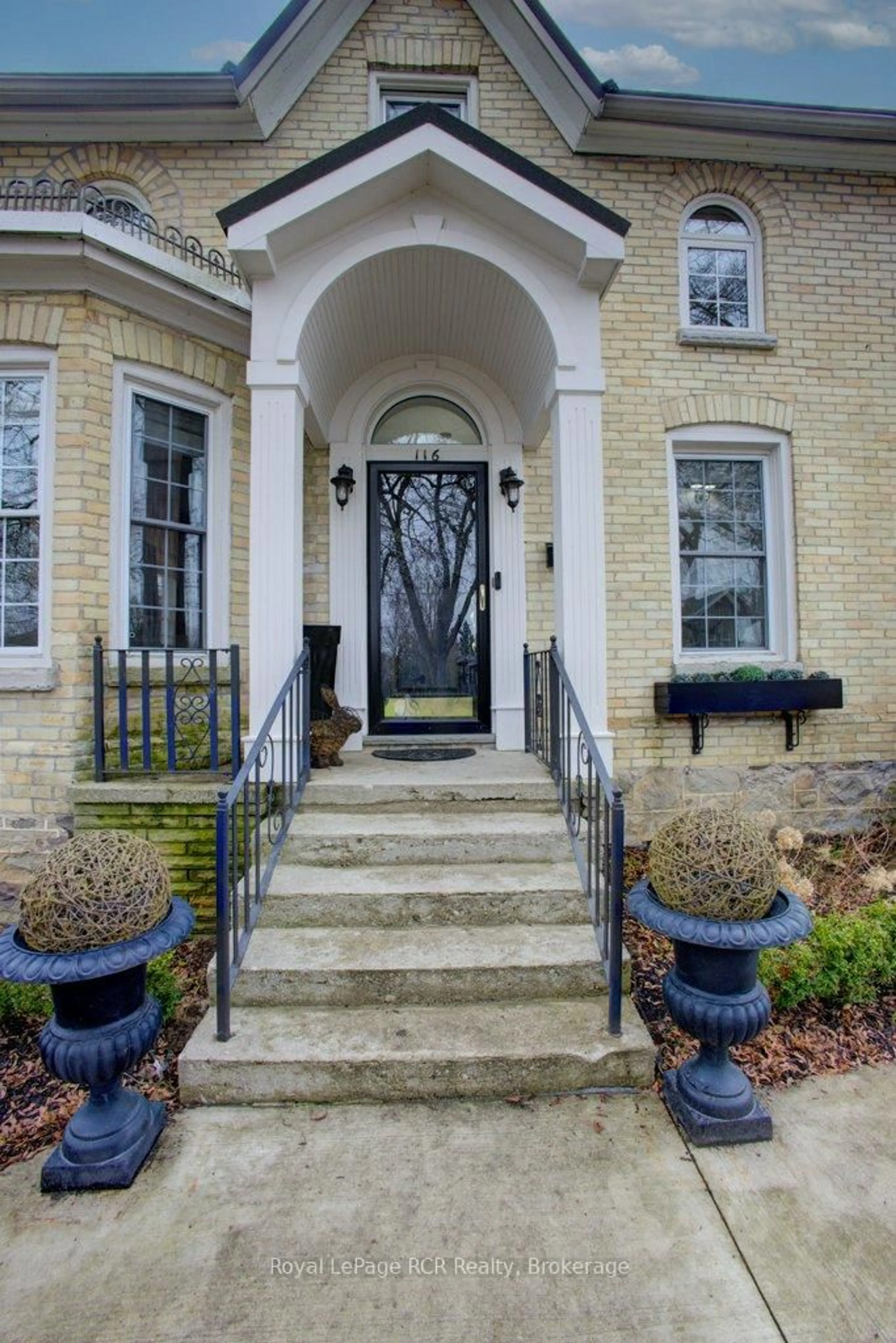 Unknown for 116 Walton St, Wellington North Ontario N0G 1A0