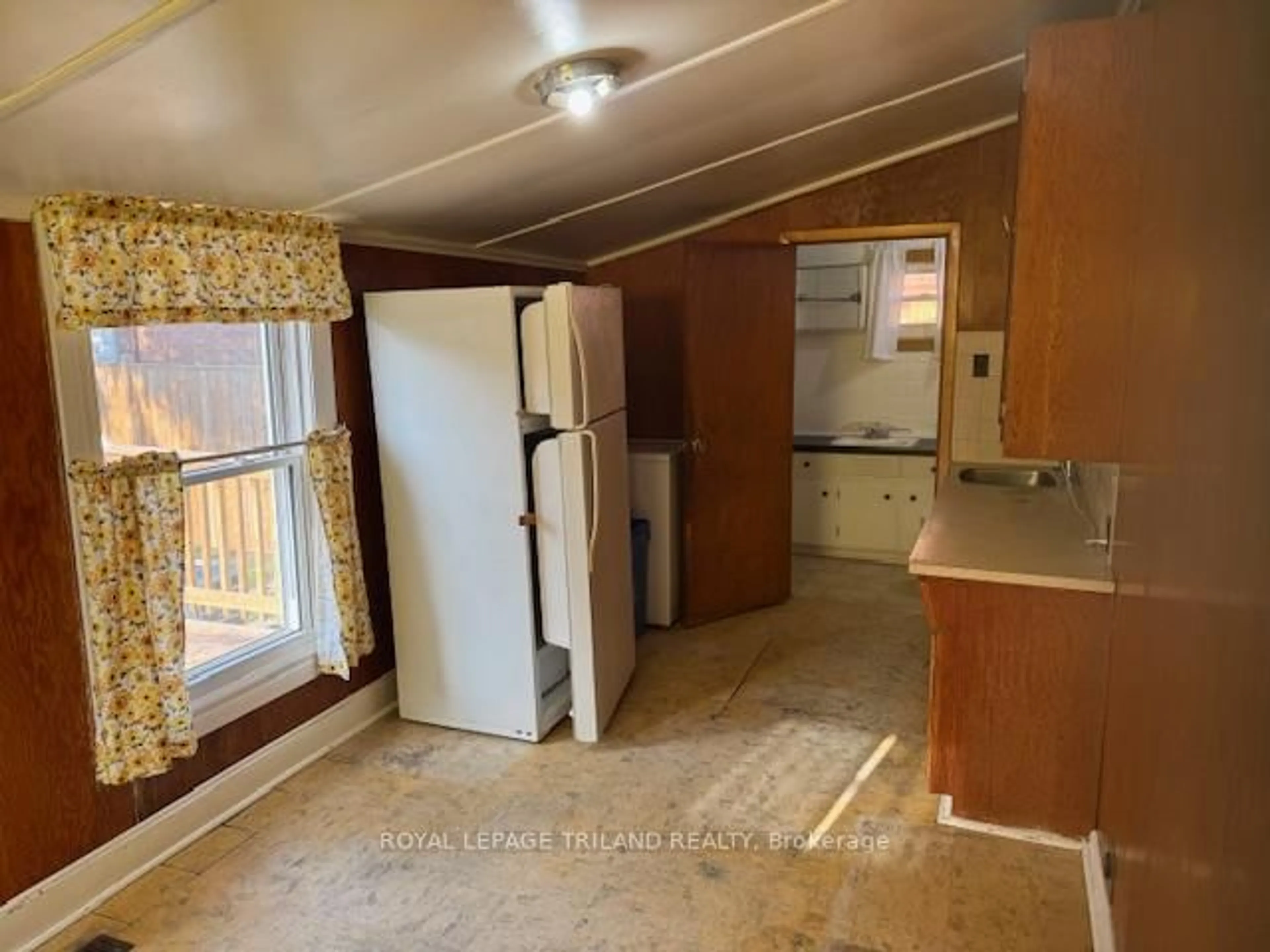 Unknown for 646 Trafalgar St, London East Ontario N5Z 1E4