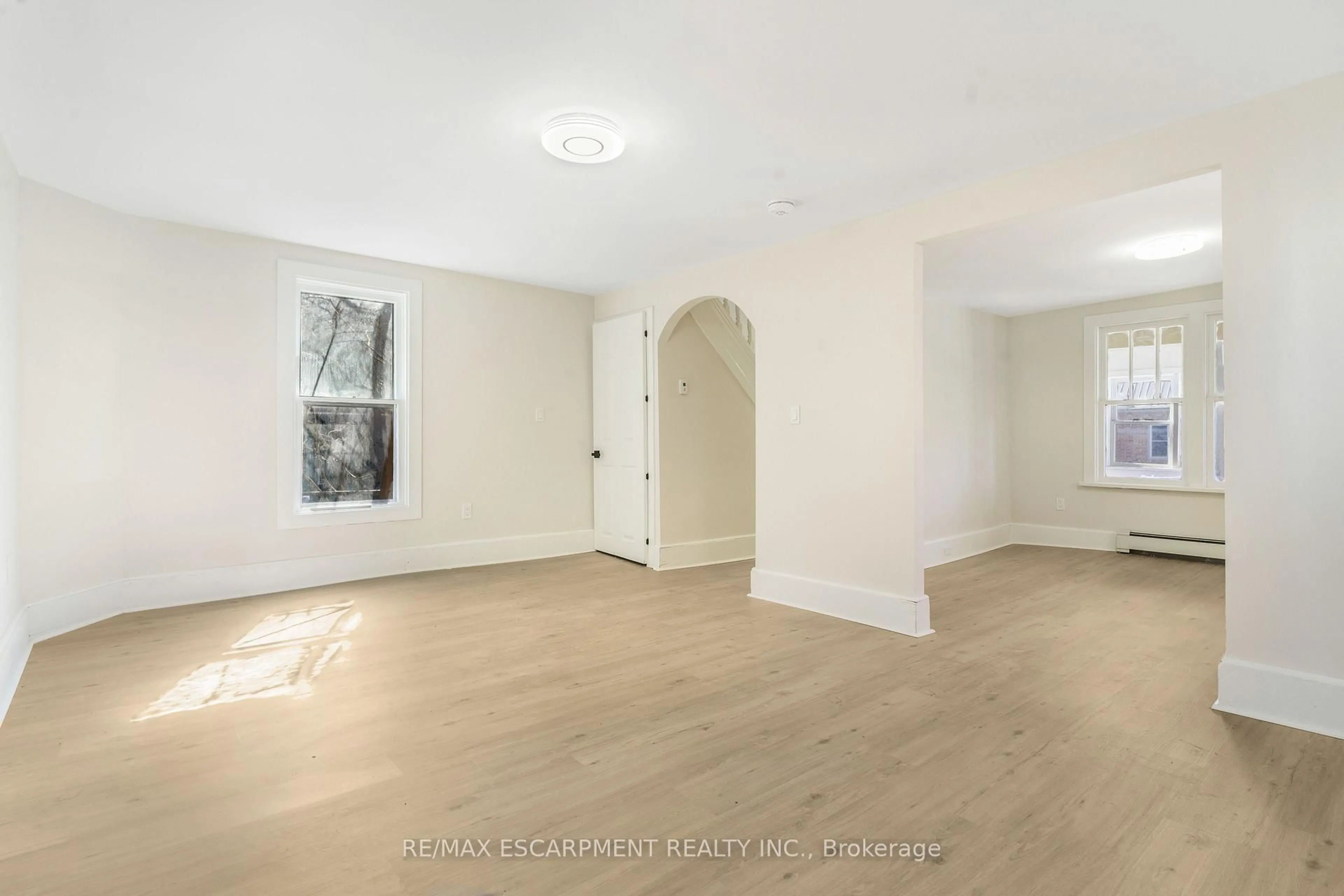 A pic of a room for 16 Albert St, Welland Ontario L3B 4L2