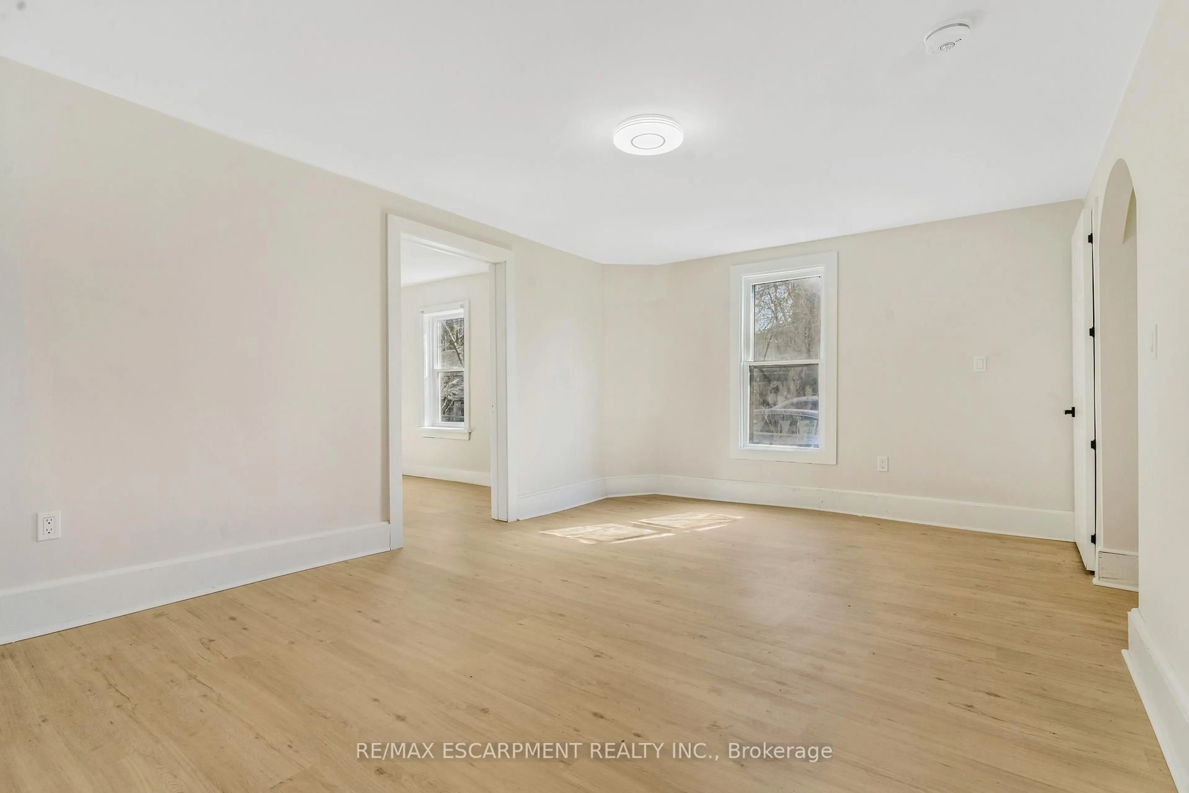 A pic of a room for 16 Albert St, Welland Ontario L3B 4L2