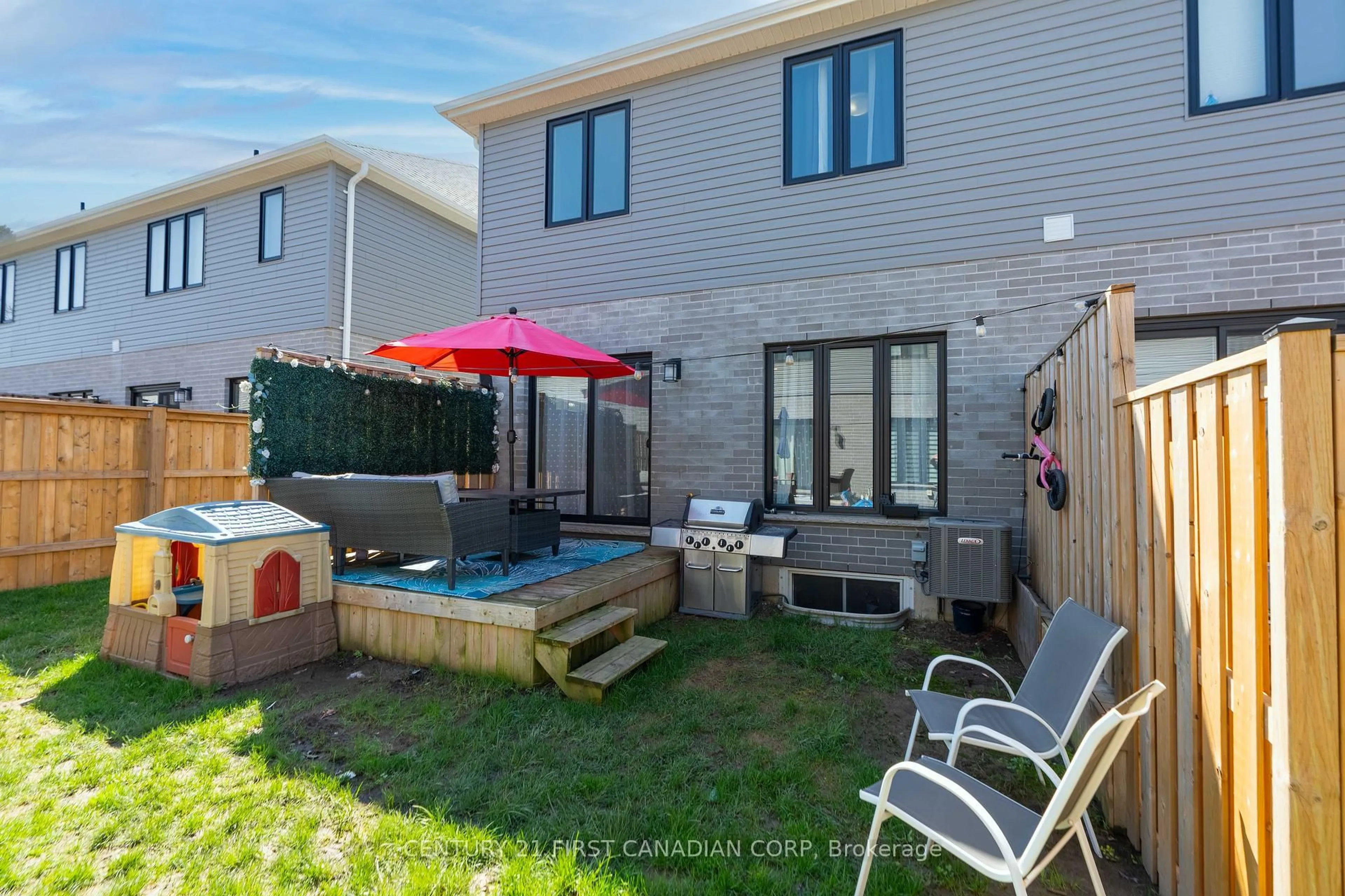 Patio, street for 1-30 Miller Dr, Lucan Biddulph Ontario N0M 2J0