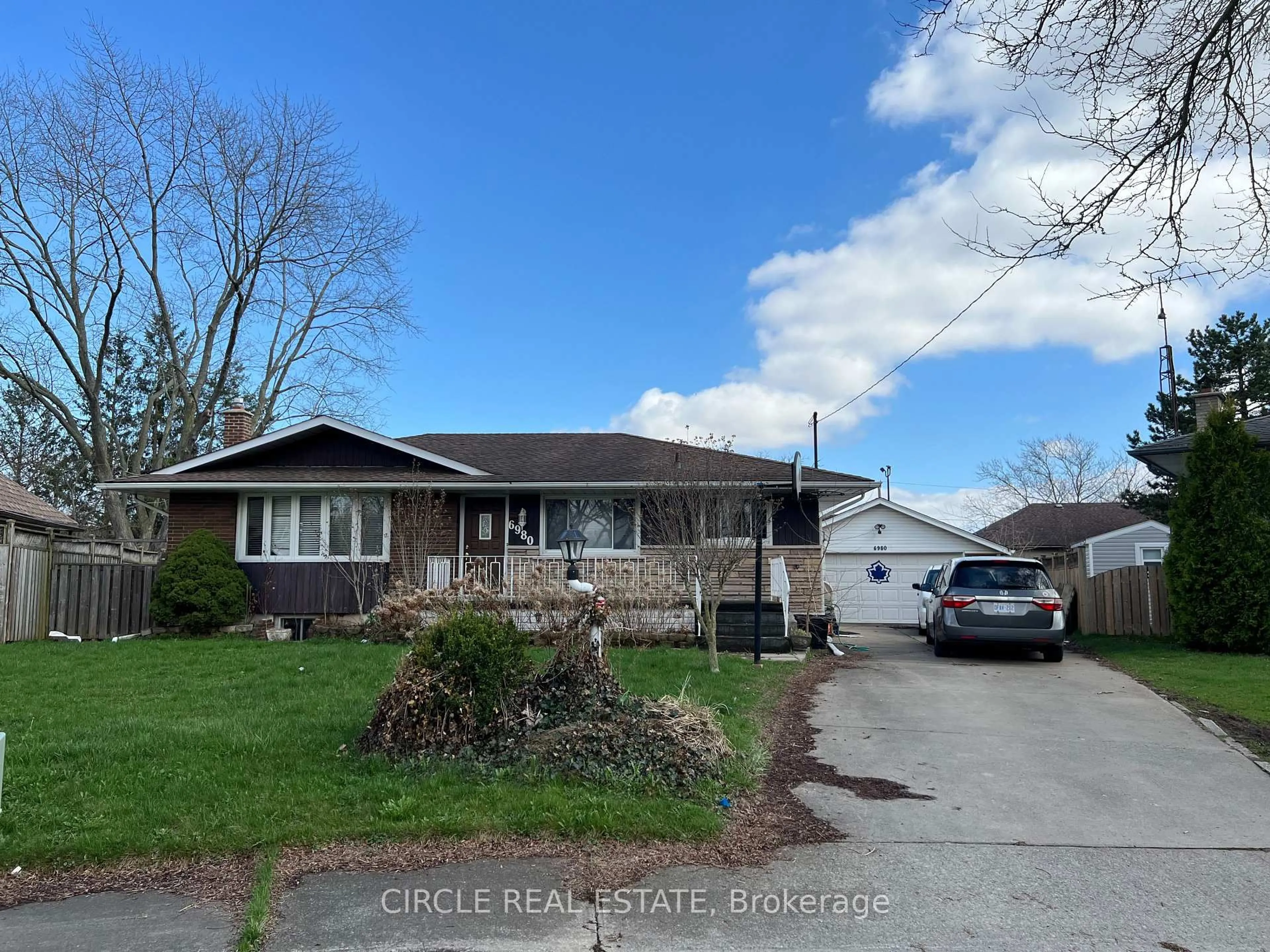 Home with brick exterior material, street for 6980 Concord Crt, Niagara Falls Ontario L2G 5G6