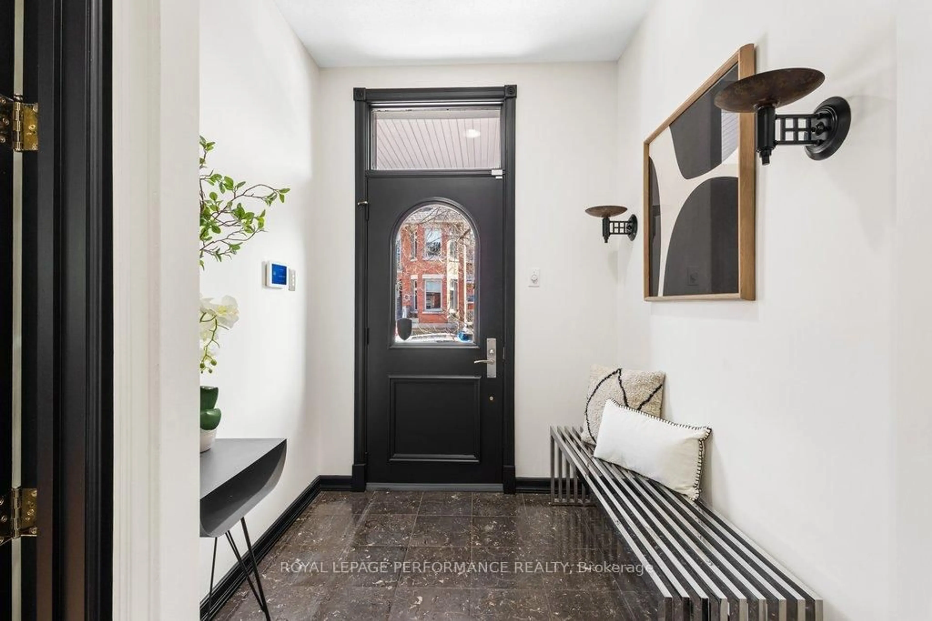 Indoor entryway for 35 Waverley St, Ottawa Ontario K2P 0T7