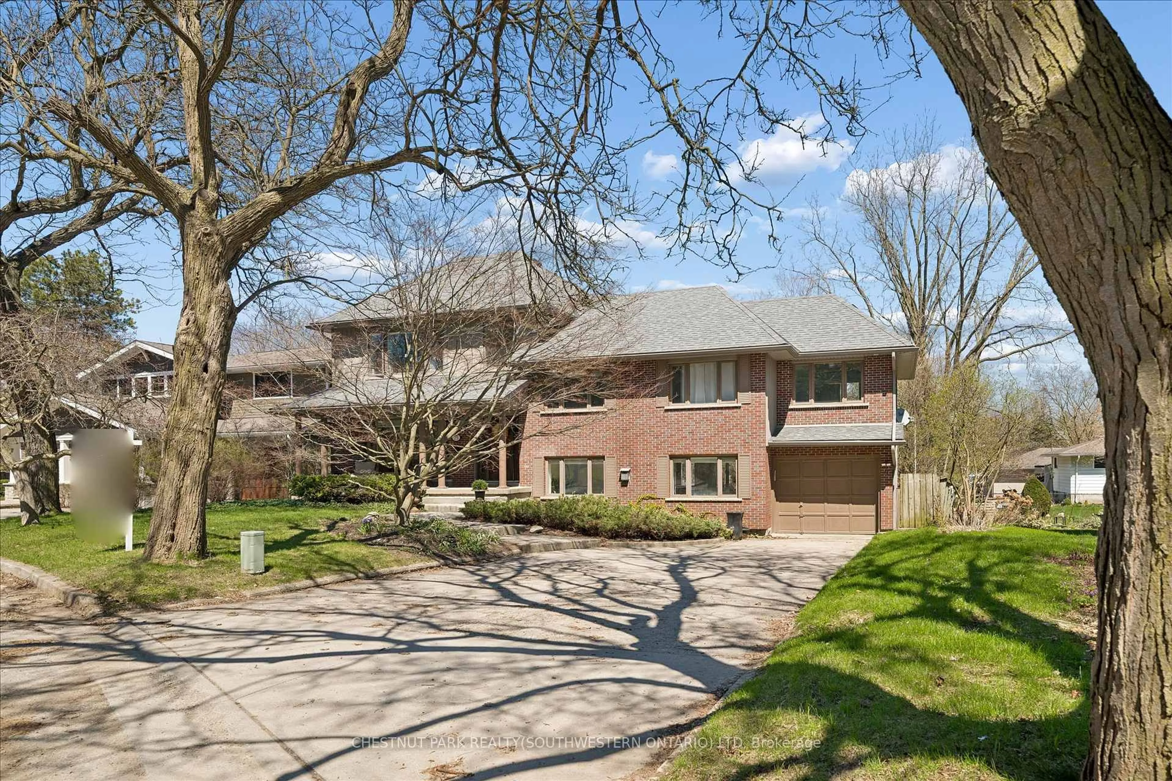 A pic from outside/outdoor area/front of a property/back of a property/a pic from drone, street for 75 Lyon Ave, Guelph Ontario N1H 5C7