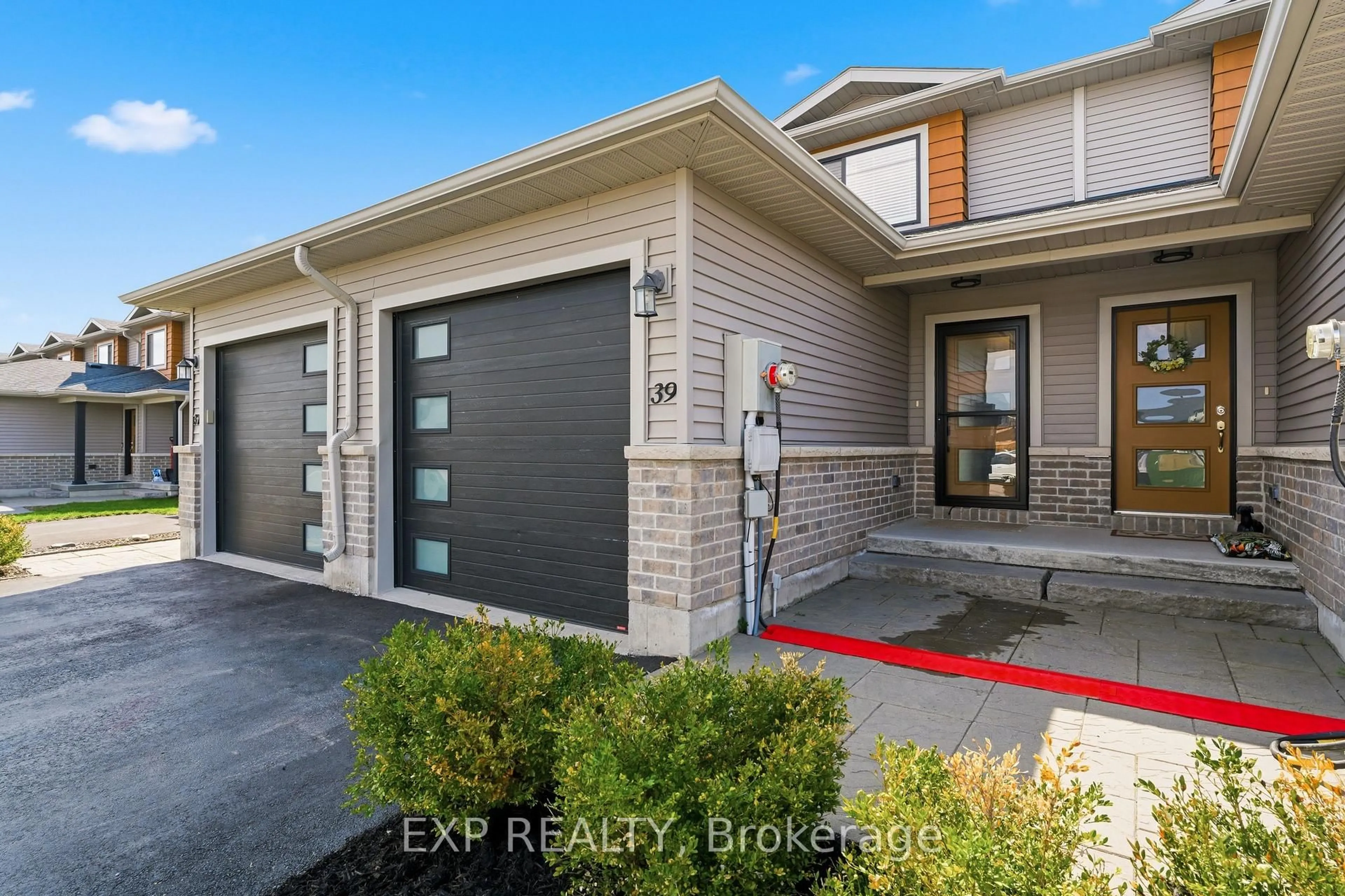 Home with brick exterior material, street for 39 Ridgeway Pl, Belleville Ontario K8P 5G3