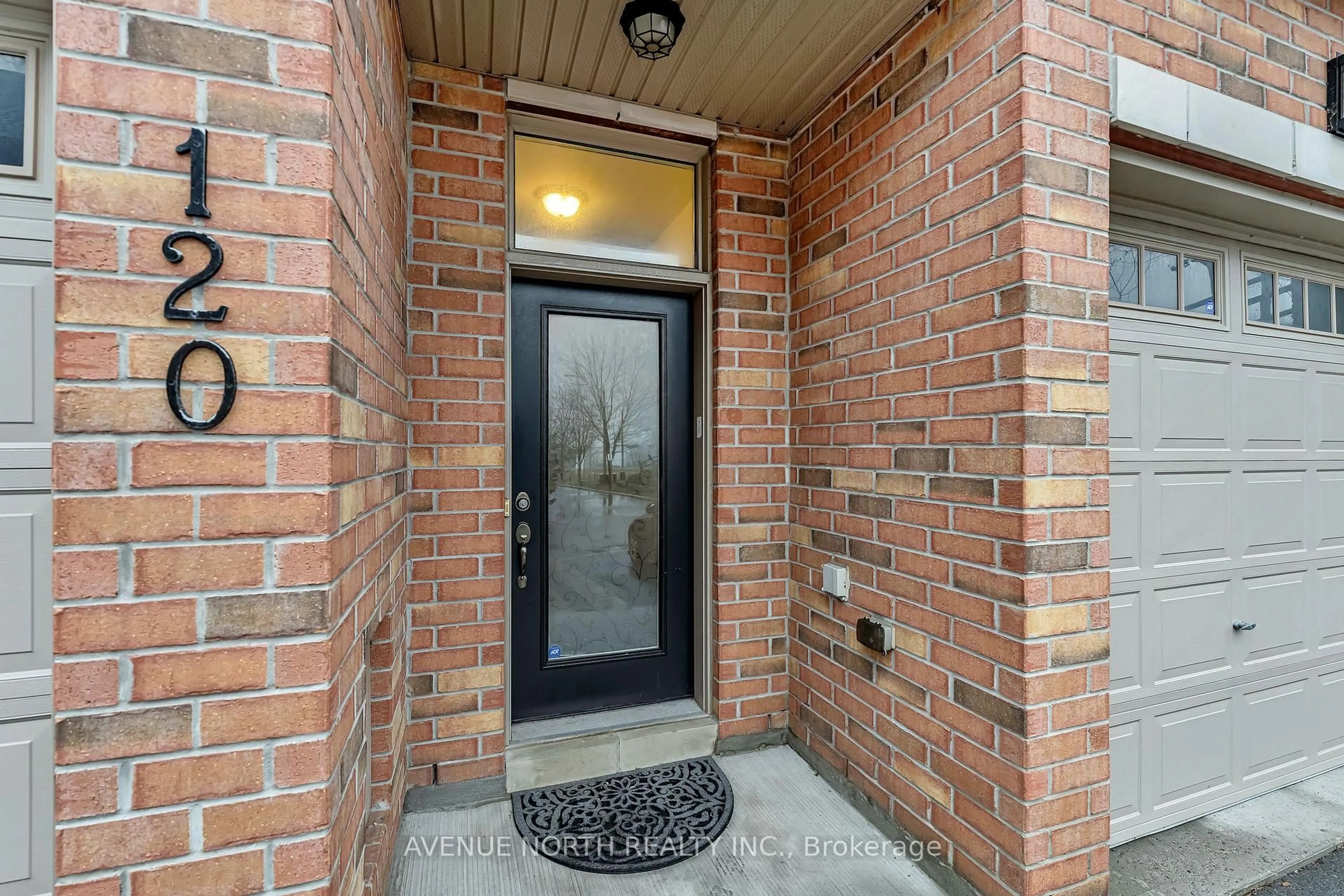 Indoor entryway for 120 Lionel Private, Ottawa Ontario K4A 0X1