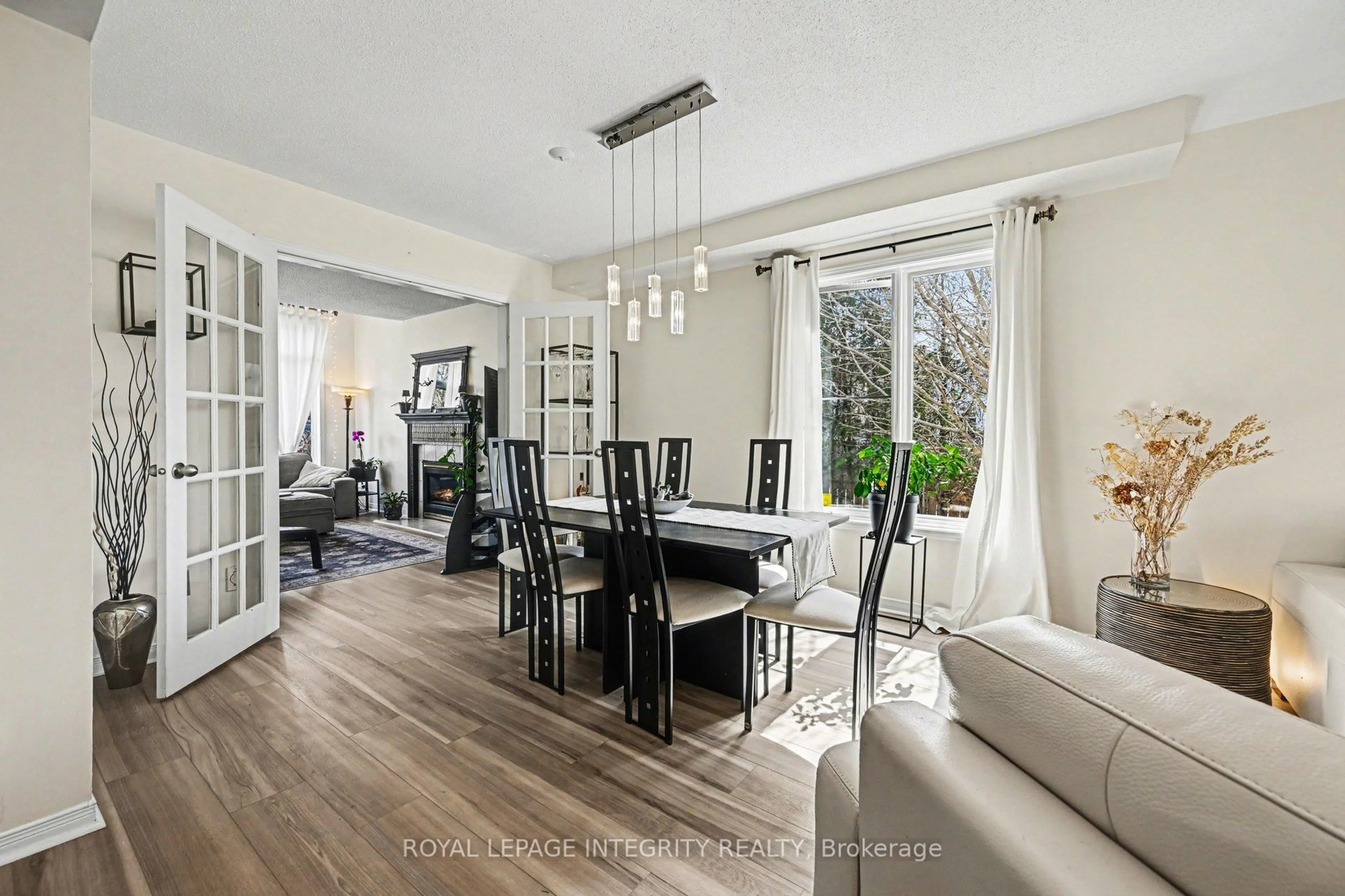 Dining room, wood/laminate floor for 52 Kincardine Dr, Ottawa Ontario K2V 1B3
