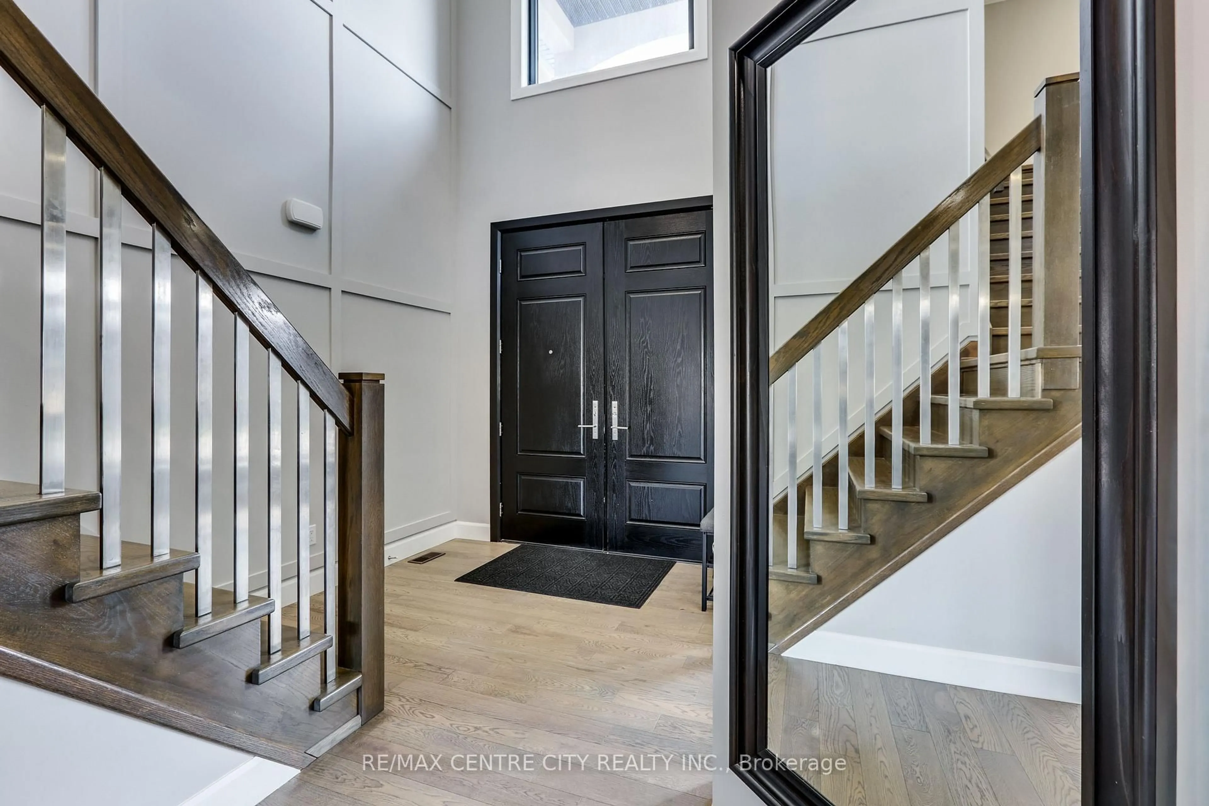 Indoor entryway for 6306 Brash Dr, London South Ontario N6P 0H2