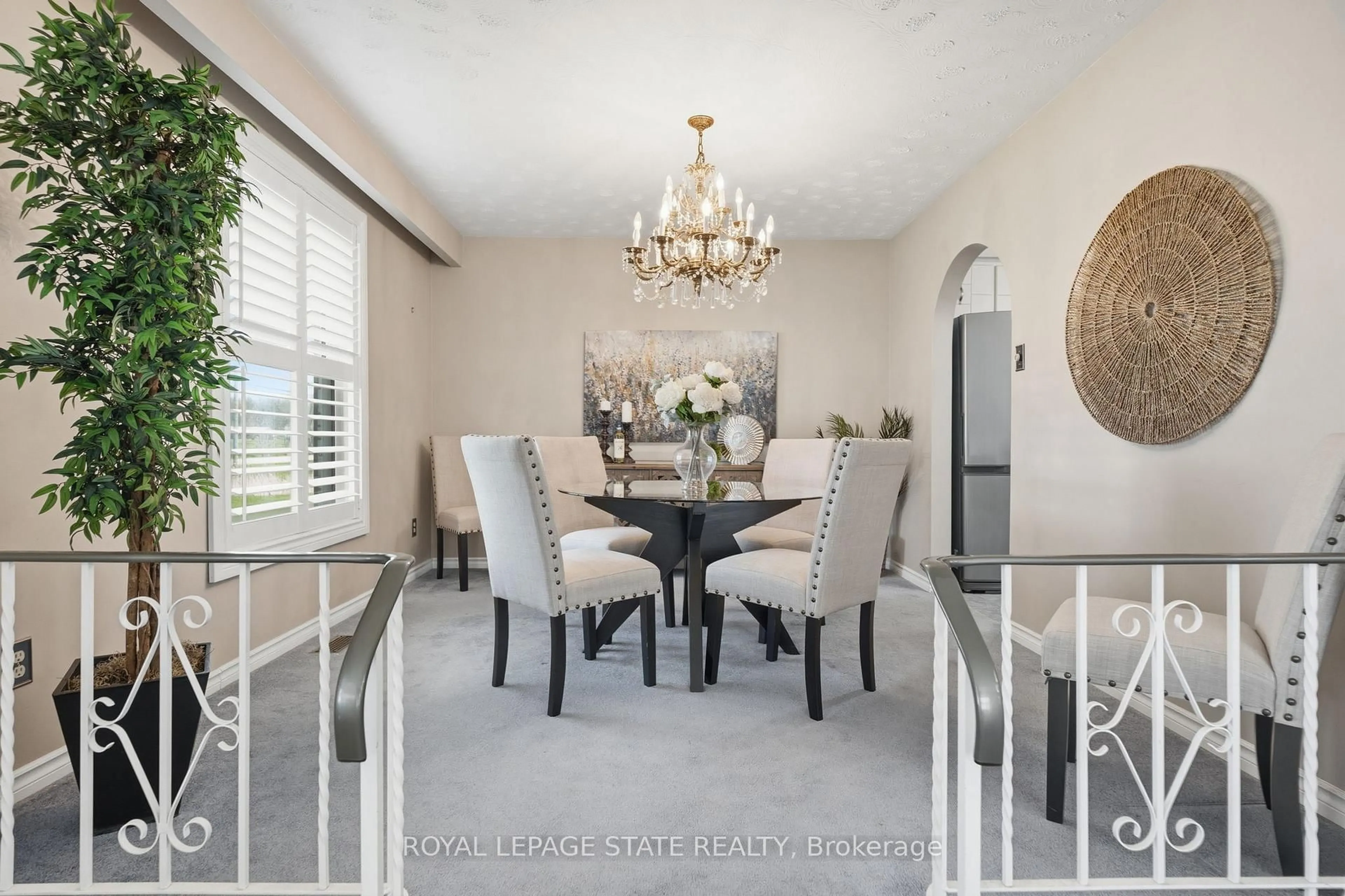 Dining room, ceramic/tile floor for 515 Golf Club Rd, Hamilton Ontario L0R 1P0
