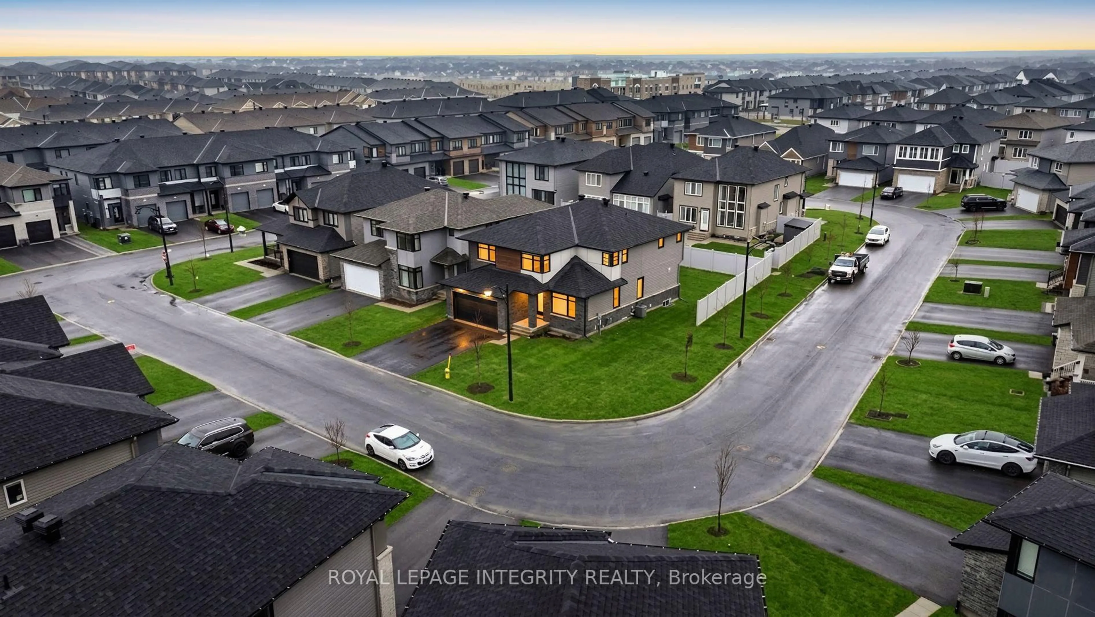 A pic from outside/outdoor area/front of a property/back of a property/a pic from drone, street for 429 Gidran Circ, Ottawa Ontario K2V 0P5