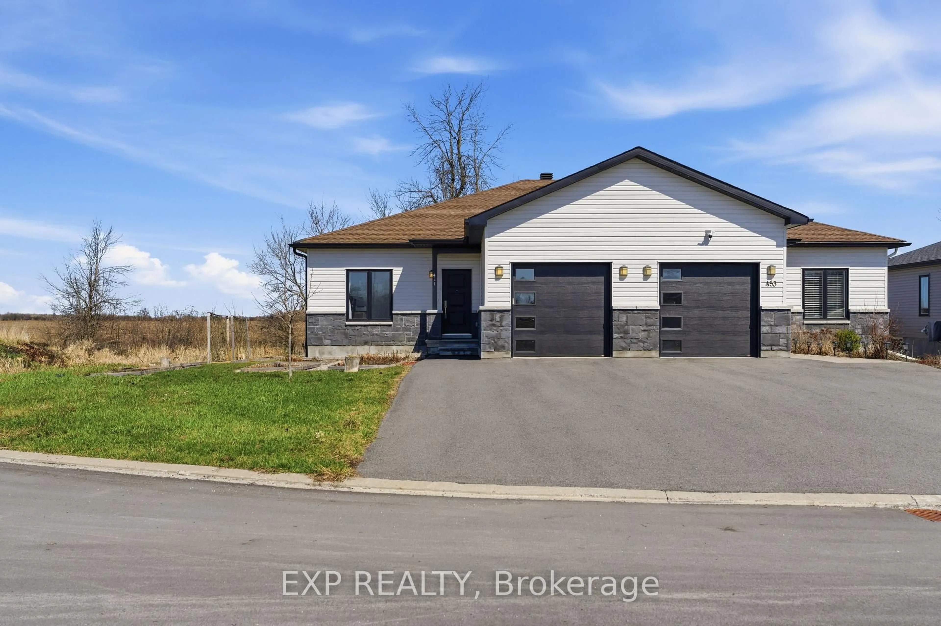 Unknown for 451 Lancaster Lane, North Dundas Ontario K0C 2K0