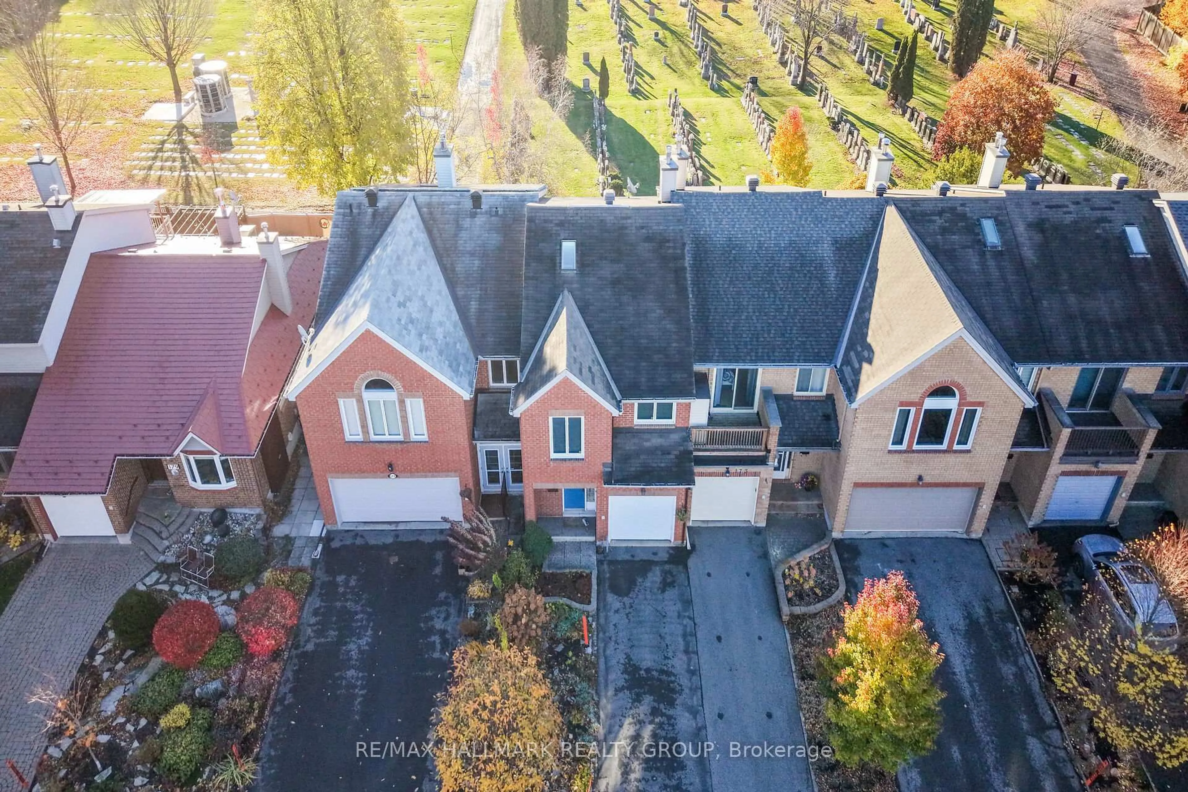 A pic from outside/outdoor area/front of a property/back of a property/a pic from drone, unknown for 175 Dunbarton Crt, Ottawa Ontario K1K 4L7