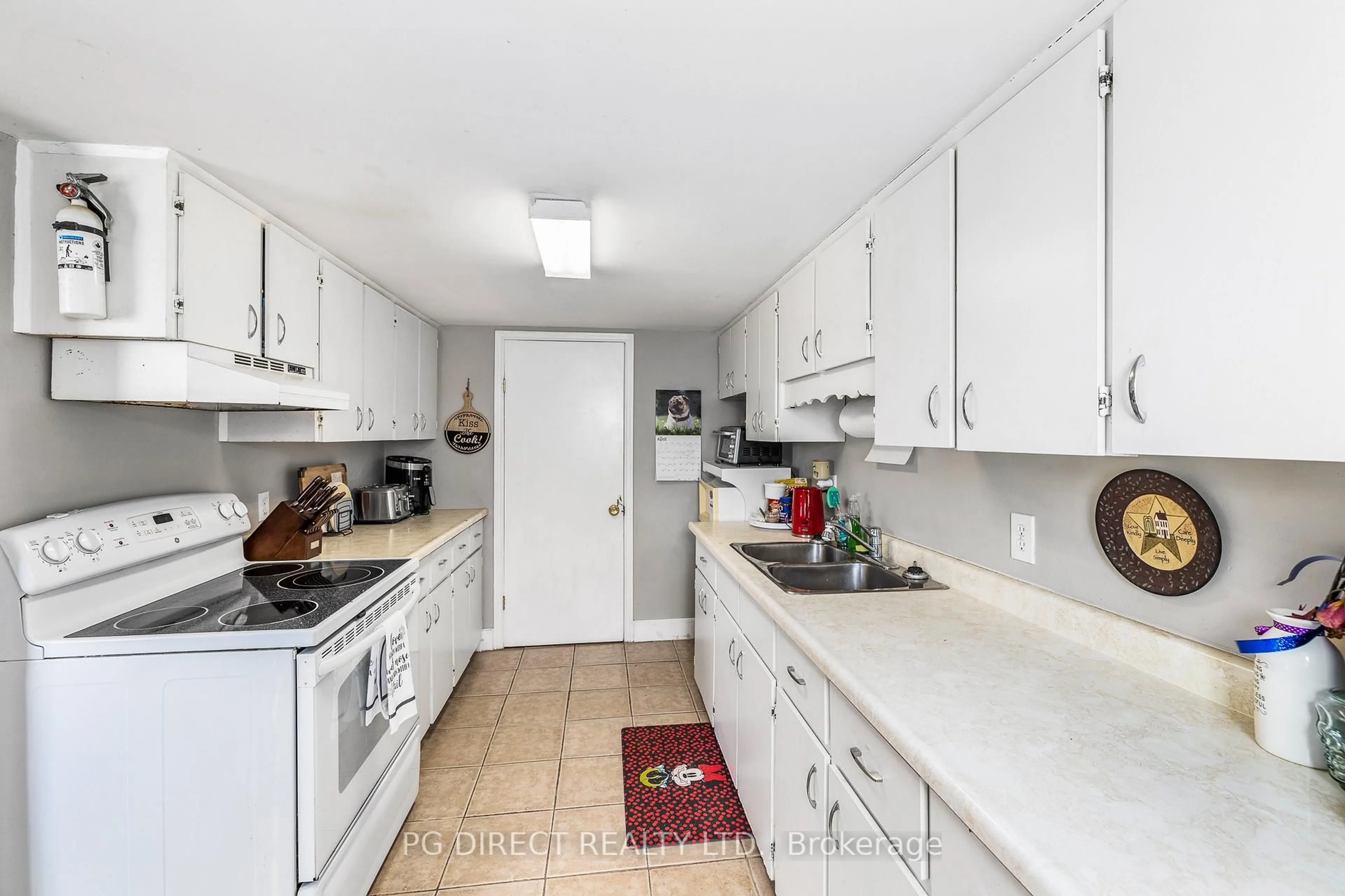 Standard kitchen, ceramic/tile floor for 337 Herchimer Ave, Belleville Ontario K8N 4H5
