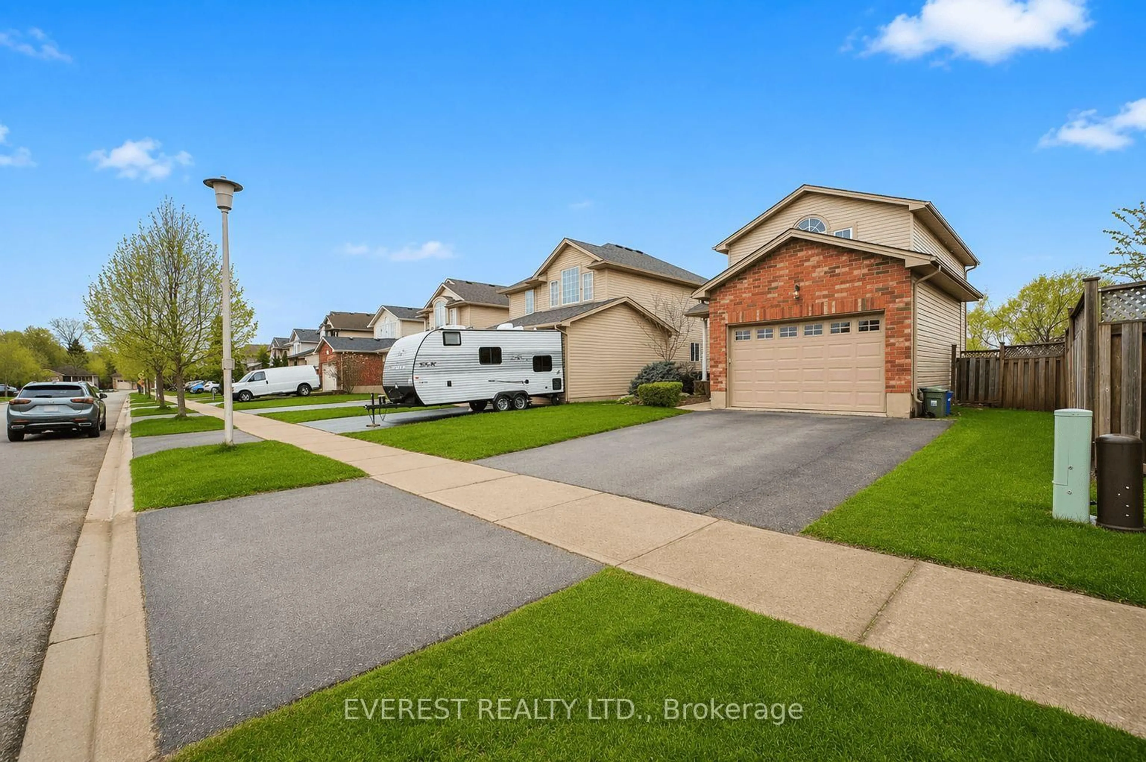 Unknown for 1581 Purser St, London East Ontario N5V 5J3