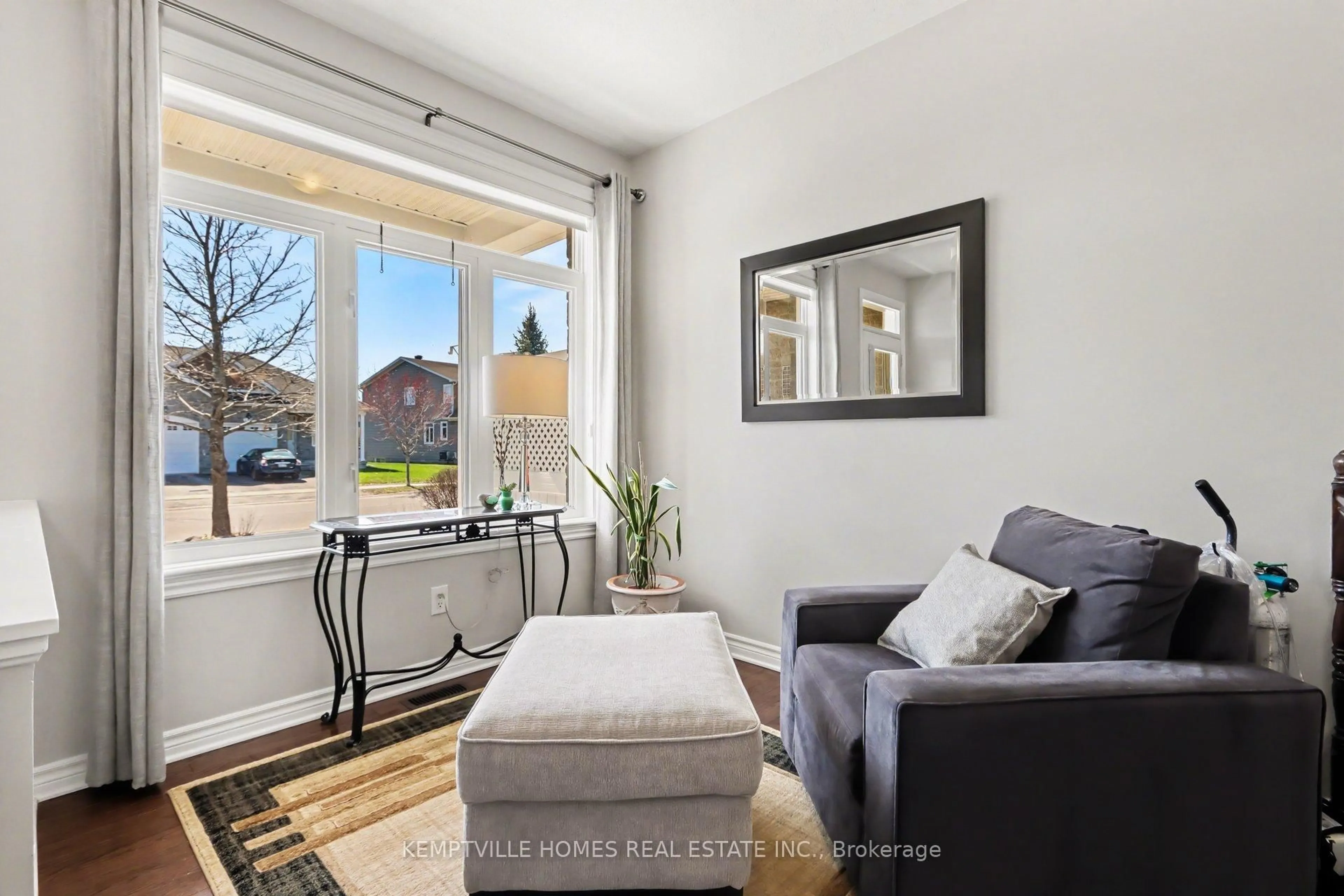 Living room with furniture, unknown for 171 Royal Landing Gate, North Grenville Ontario K0G 1J0