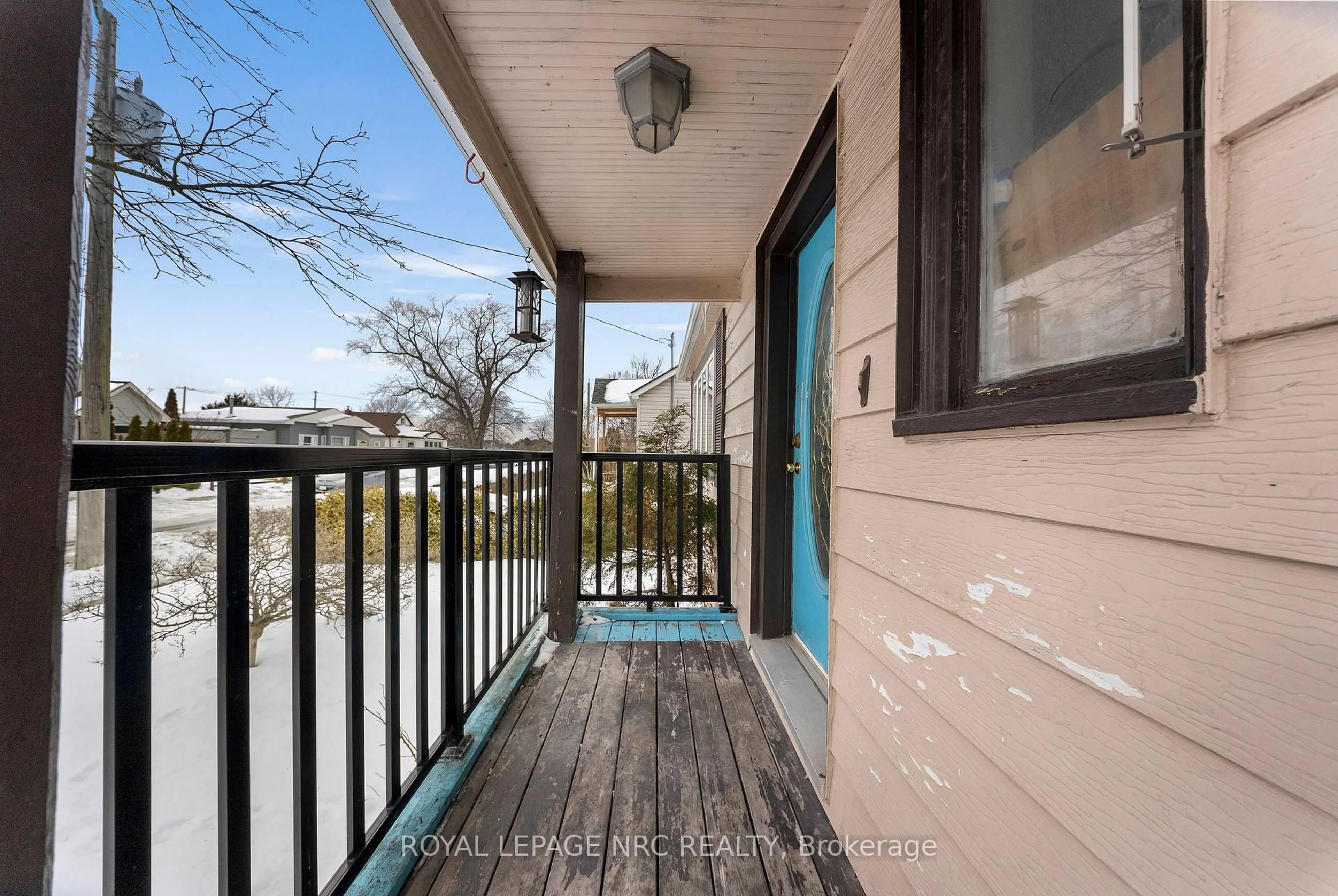 Patio, street for 32 Ambrose St, St. Catharines Ontario L2S 2K7