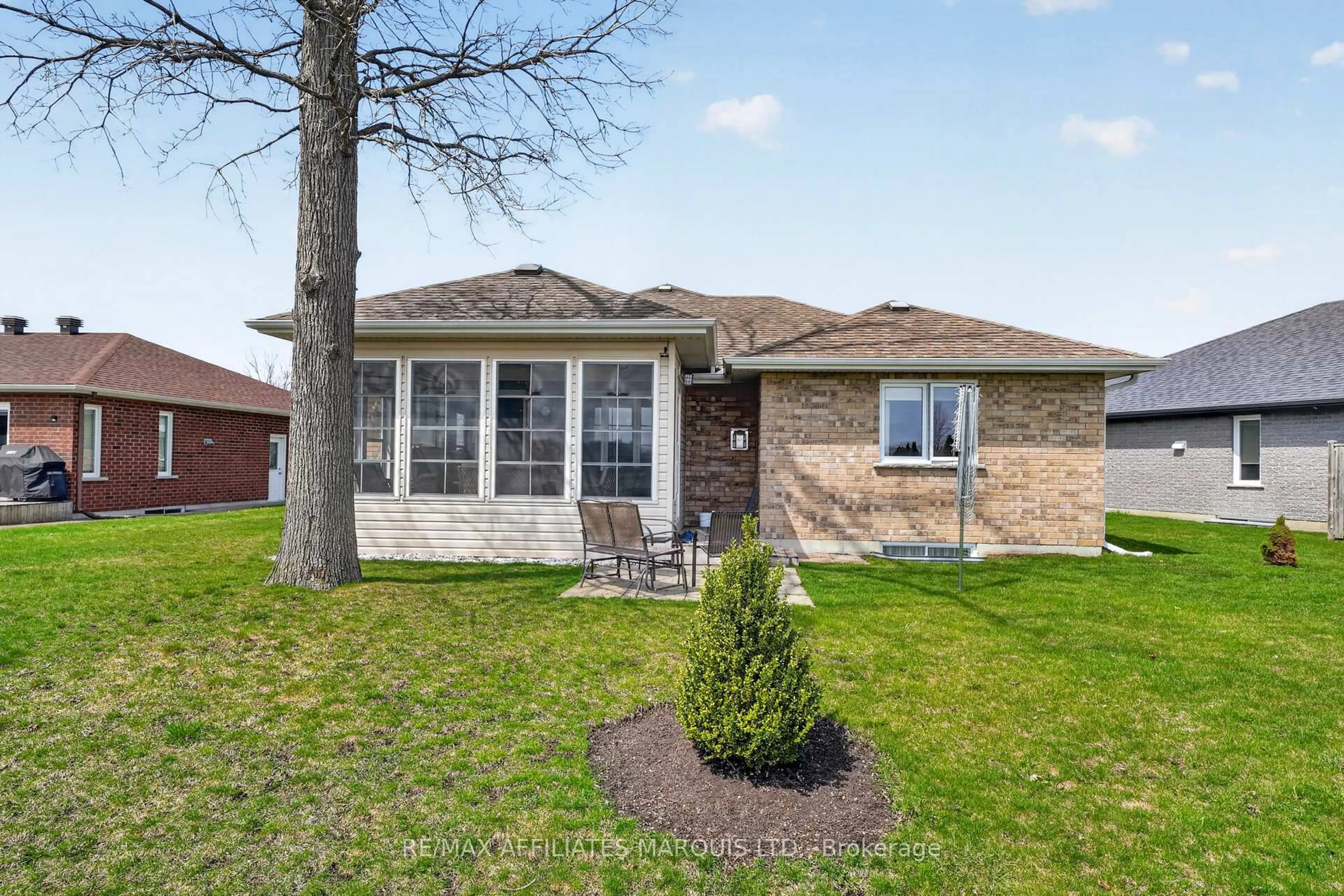 Home with brick exterior material, street for 516 Jo Anne Cres, Cornwall Ontario K6H 7H7