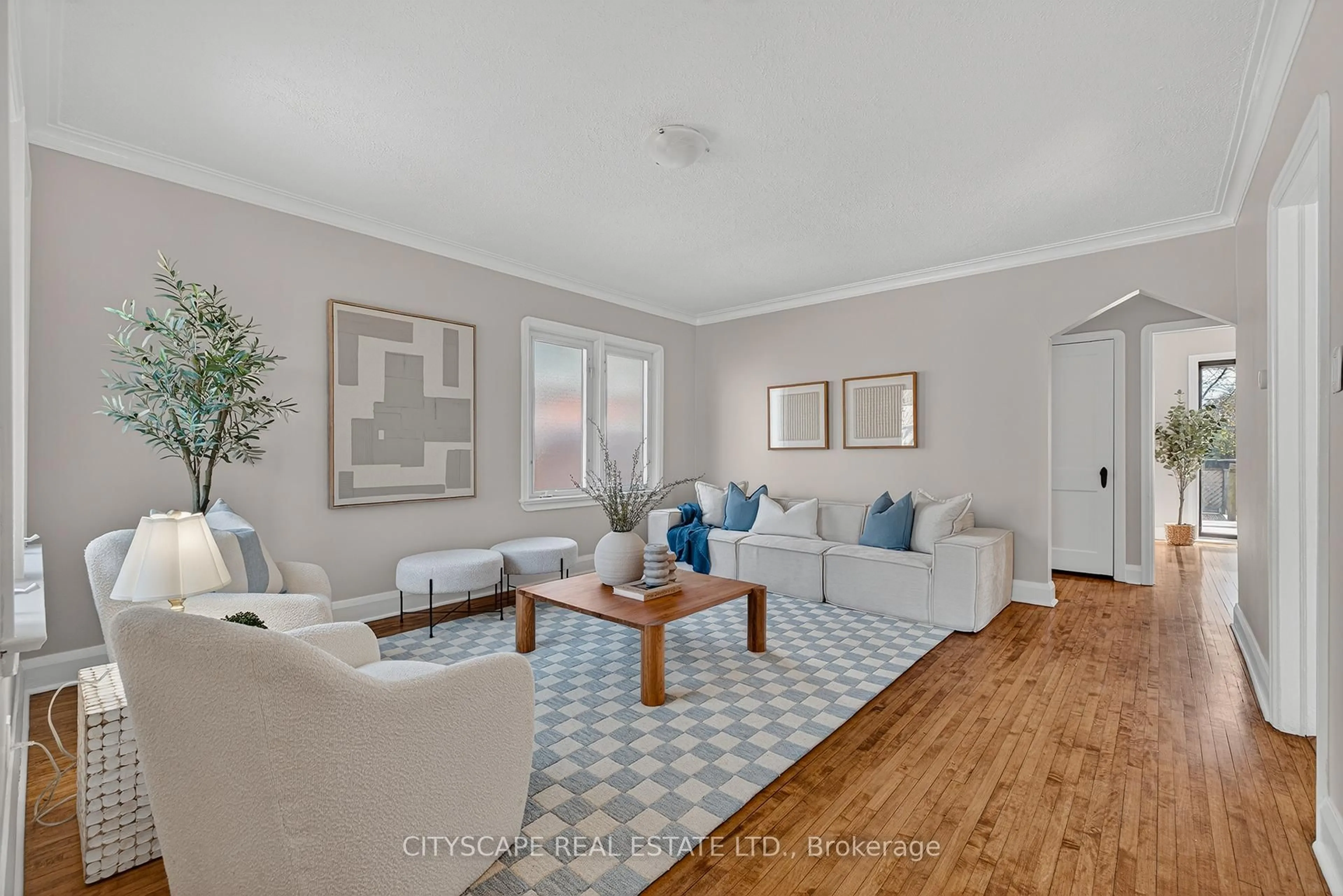 Living room with furniture, unknown for 39 Glenmorris St, Cambridge Ontario N1S 2Y1