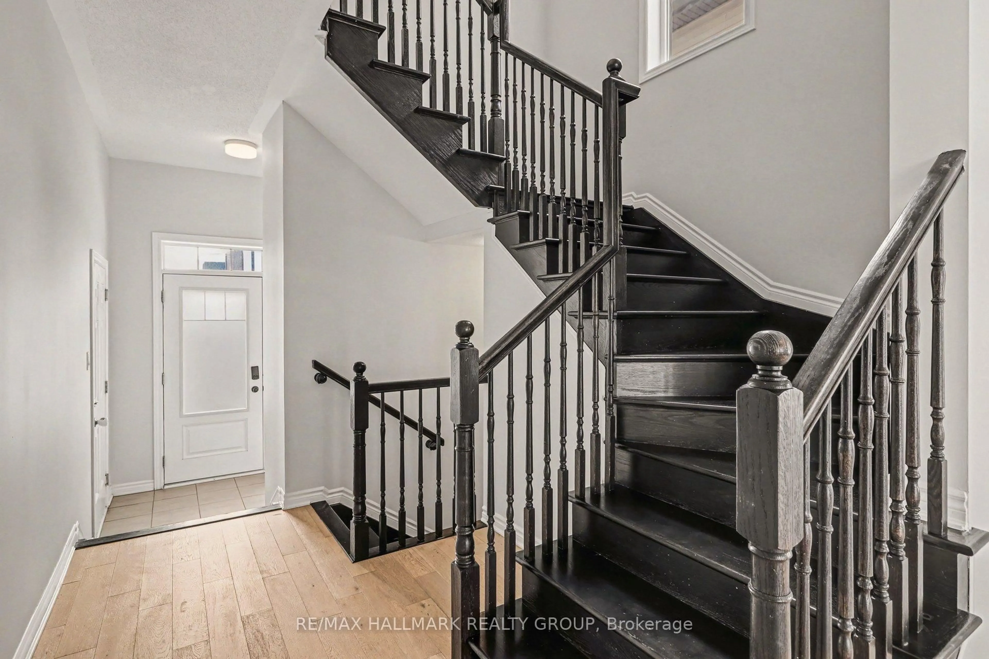 Stairs for 513 Catleaf Row, Ottawa Ontario K4A 5J2