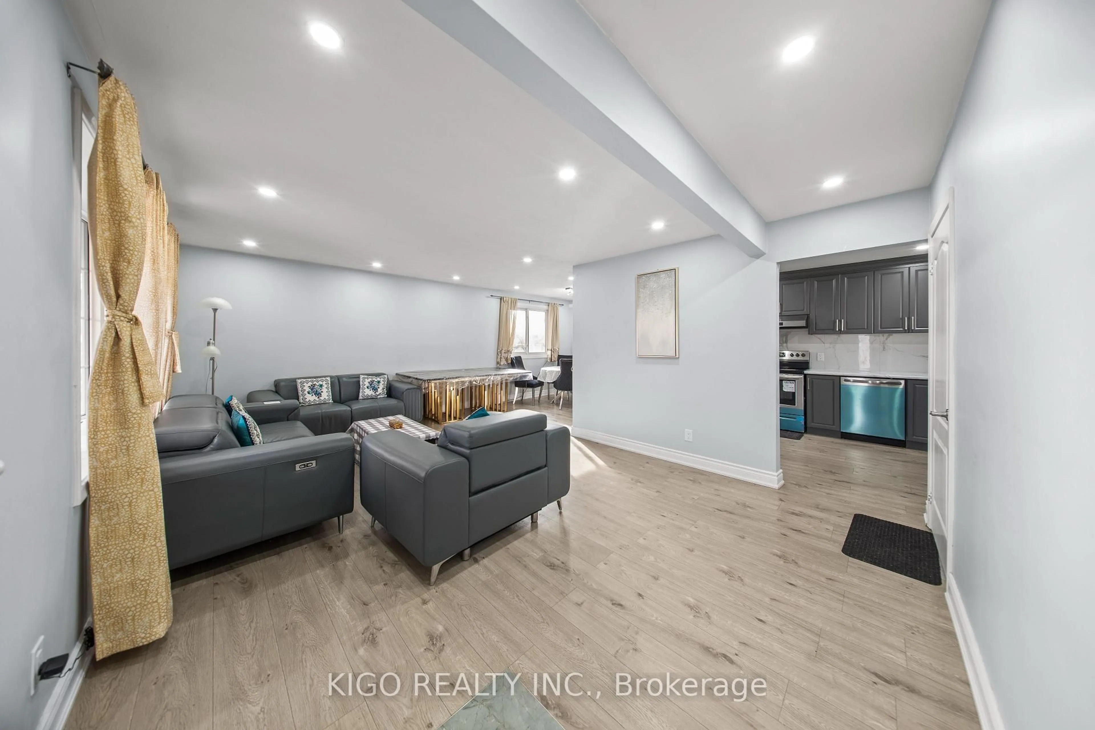 Living room with furniture, unknown for 42 Tupper Cres, Kitchener Ontario N2B 2X9