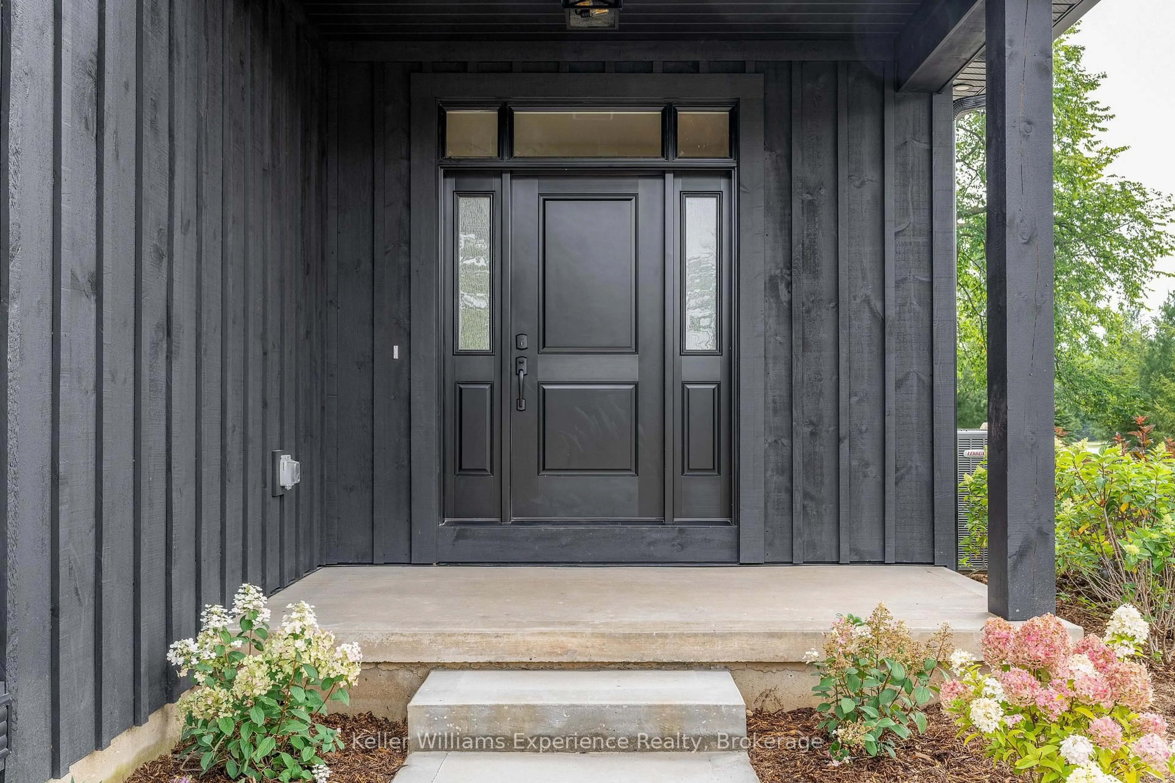 Indoor entryway for 104 Butternut Crt, Grey Highlands Ontario N0C 1H0