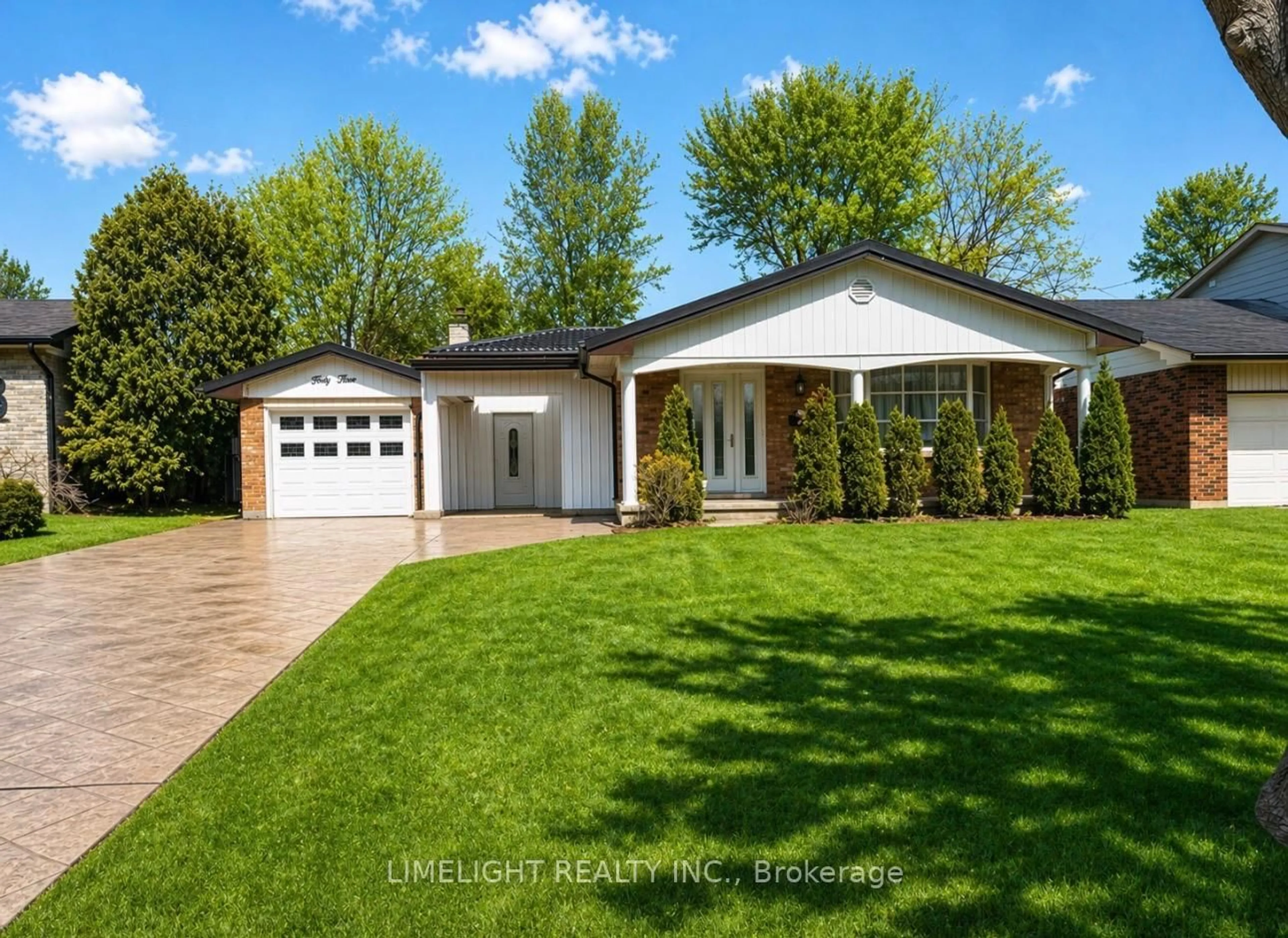 Home with vinyl exterior material, street for 43 Cumberland Cres, London North Ontario N5X 1B7
