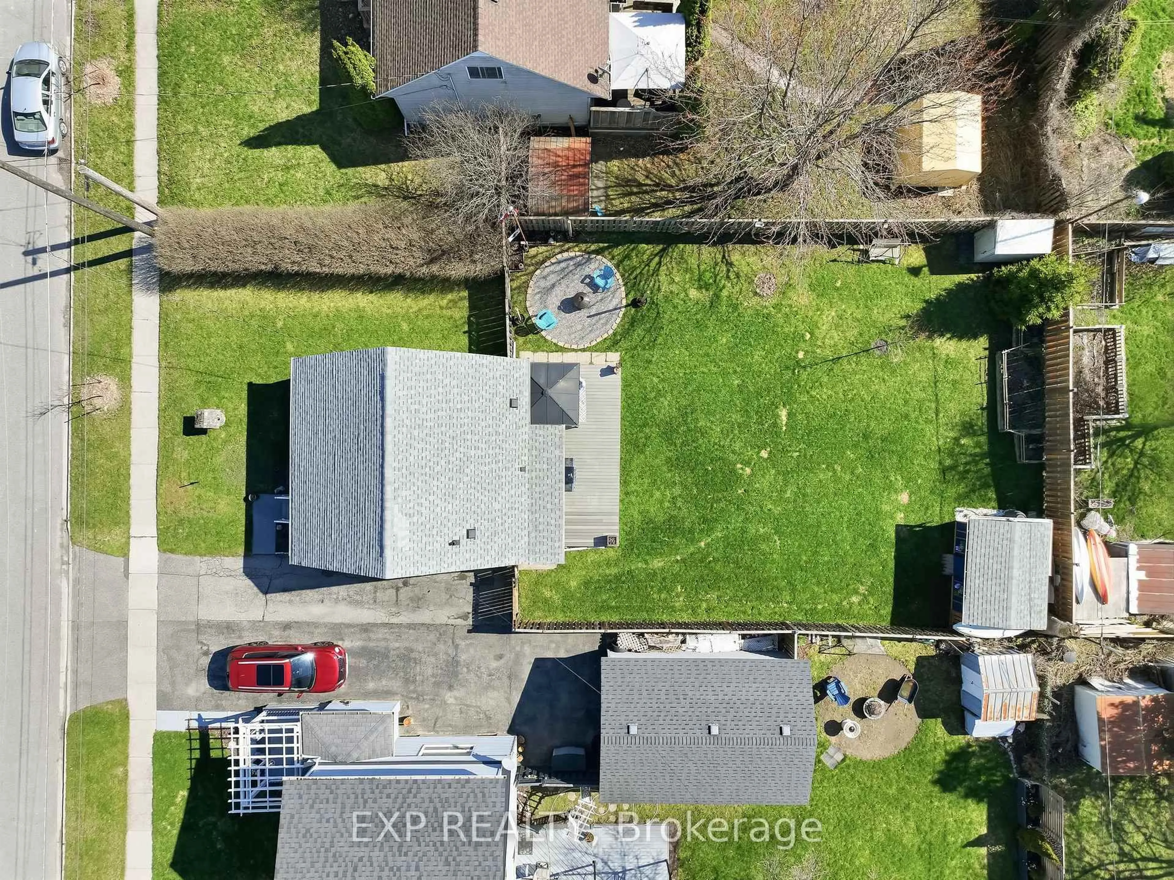 A pic from outside/outdoor area/front of a property/back of a property/a pic from drone, street for 383 Major St, Cobourg Ontario K9A 4C8