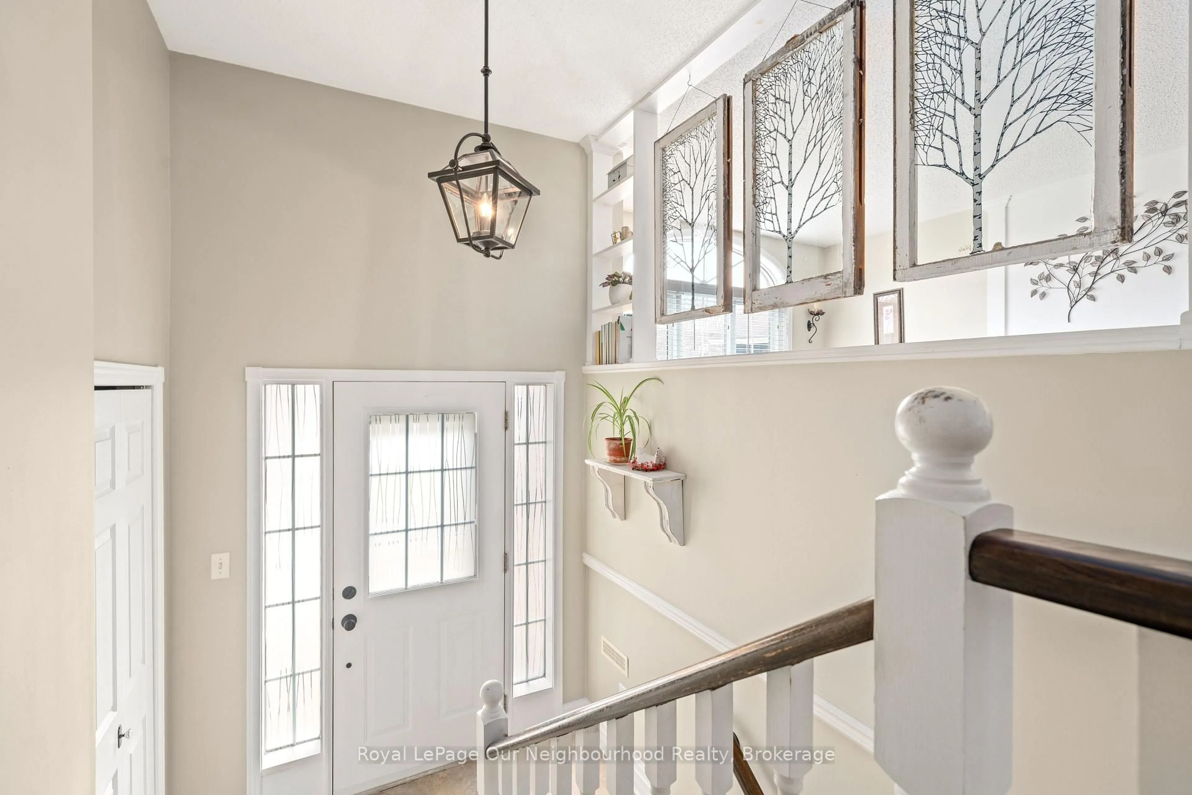 Indoor entryway for 439 Nickerson Dr, Cobourg Ontario K9A 1A8