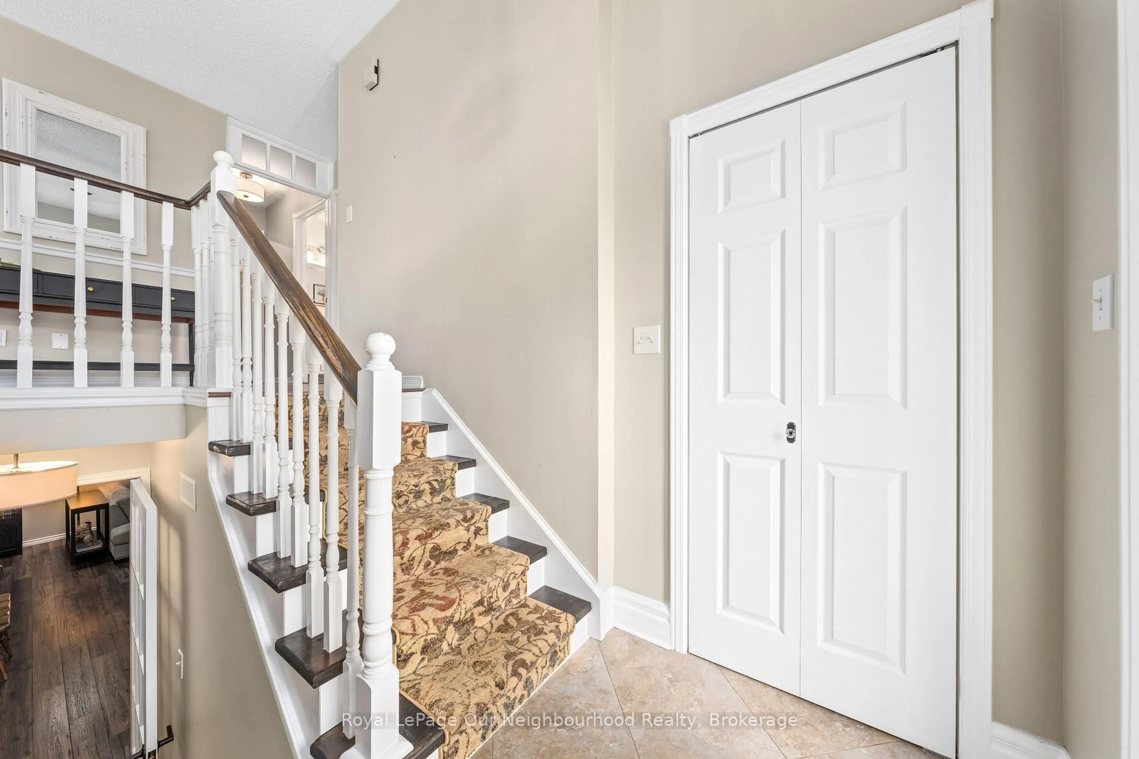 Indoor entryway for 439 Nickerson Dr, Cobourg Ontario K9A 1A8