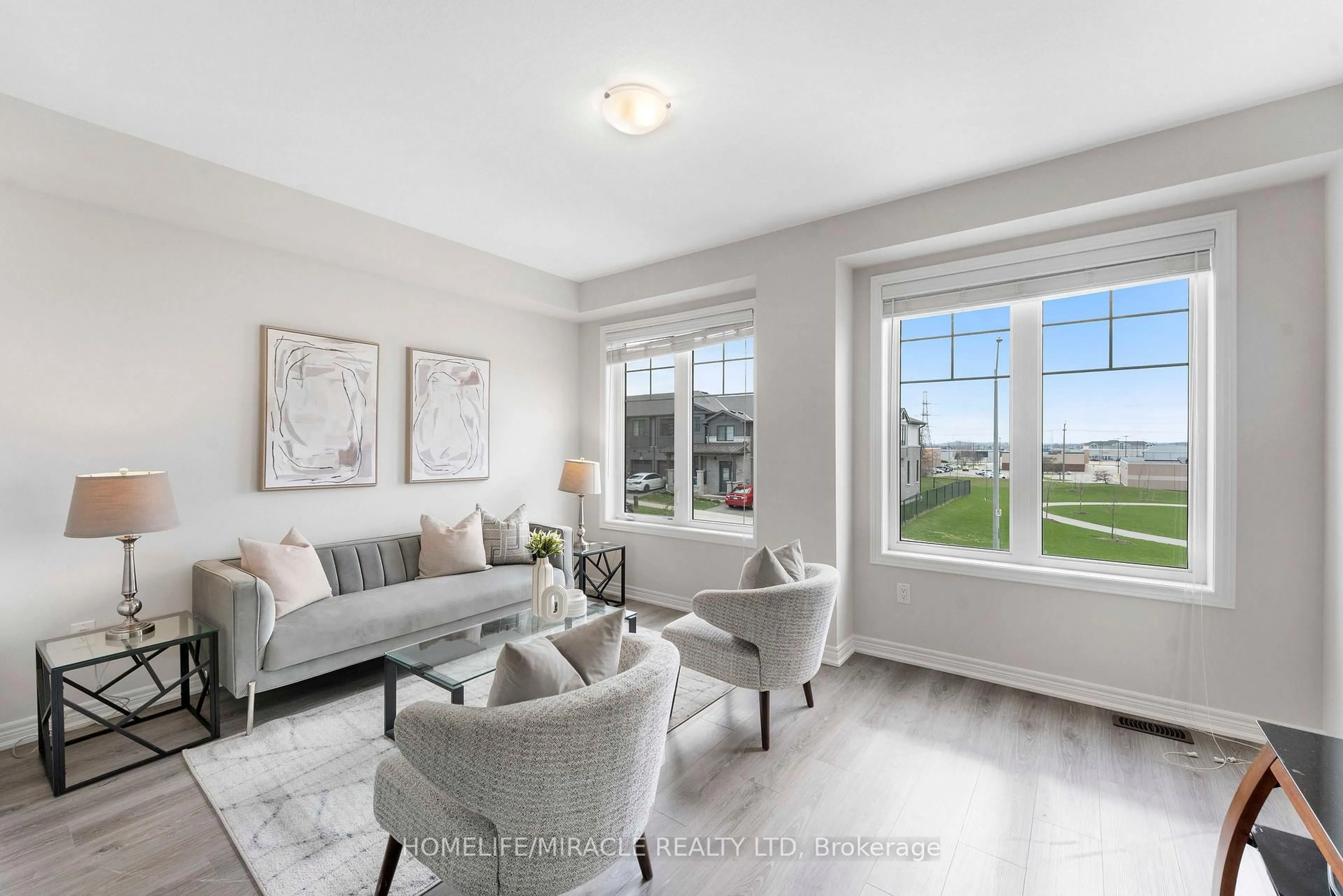 Living room with furniture, unknown for 50 Hollywood Crt, Cambridge Ontario N1R 0C7