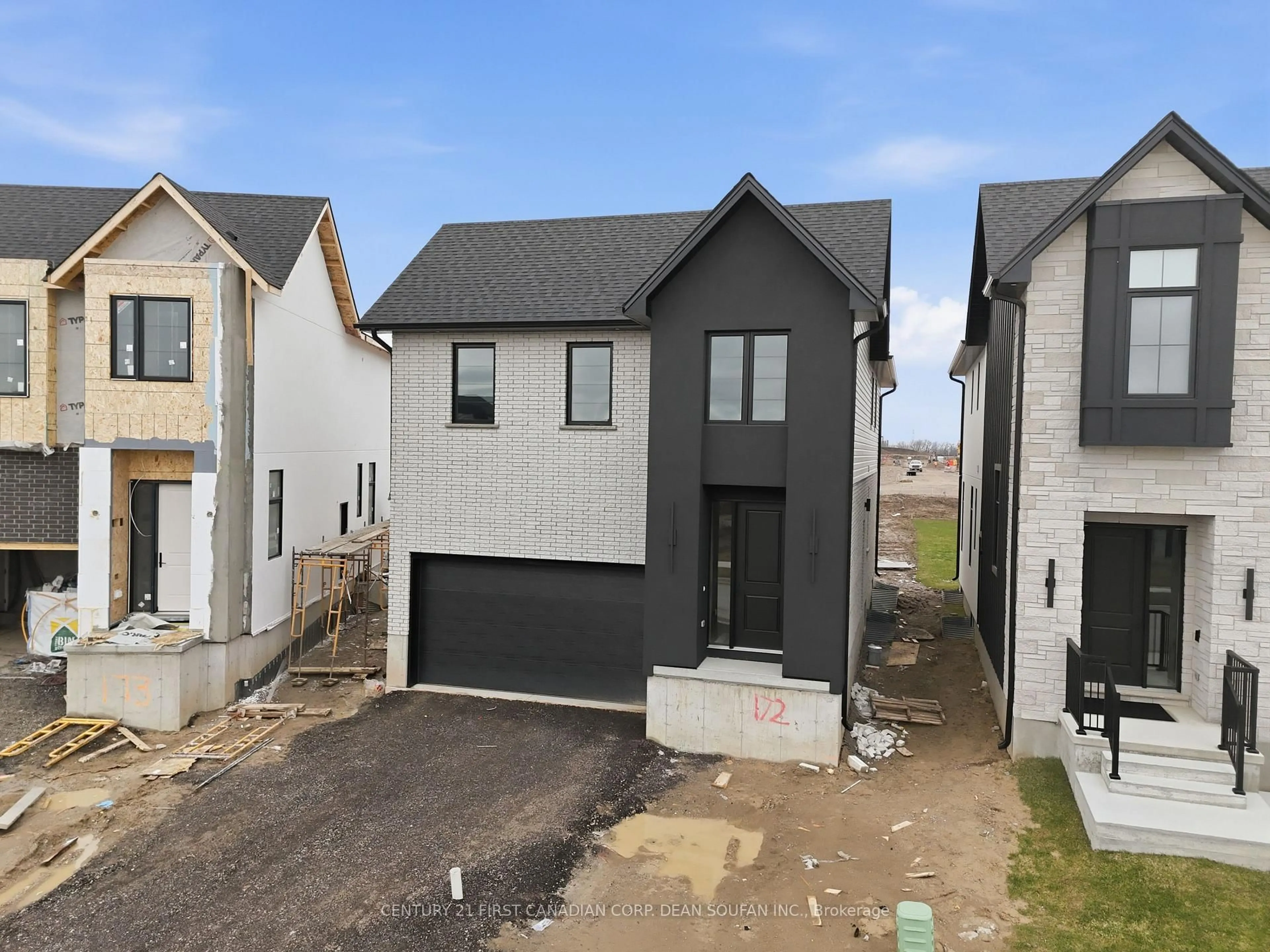 A pic from outside/outdoor area/front of a property/back of a property/a pic from drone, street for 4076 BIG LEAF Tr, London South Ontario N6P 0K2