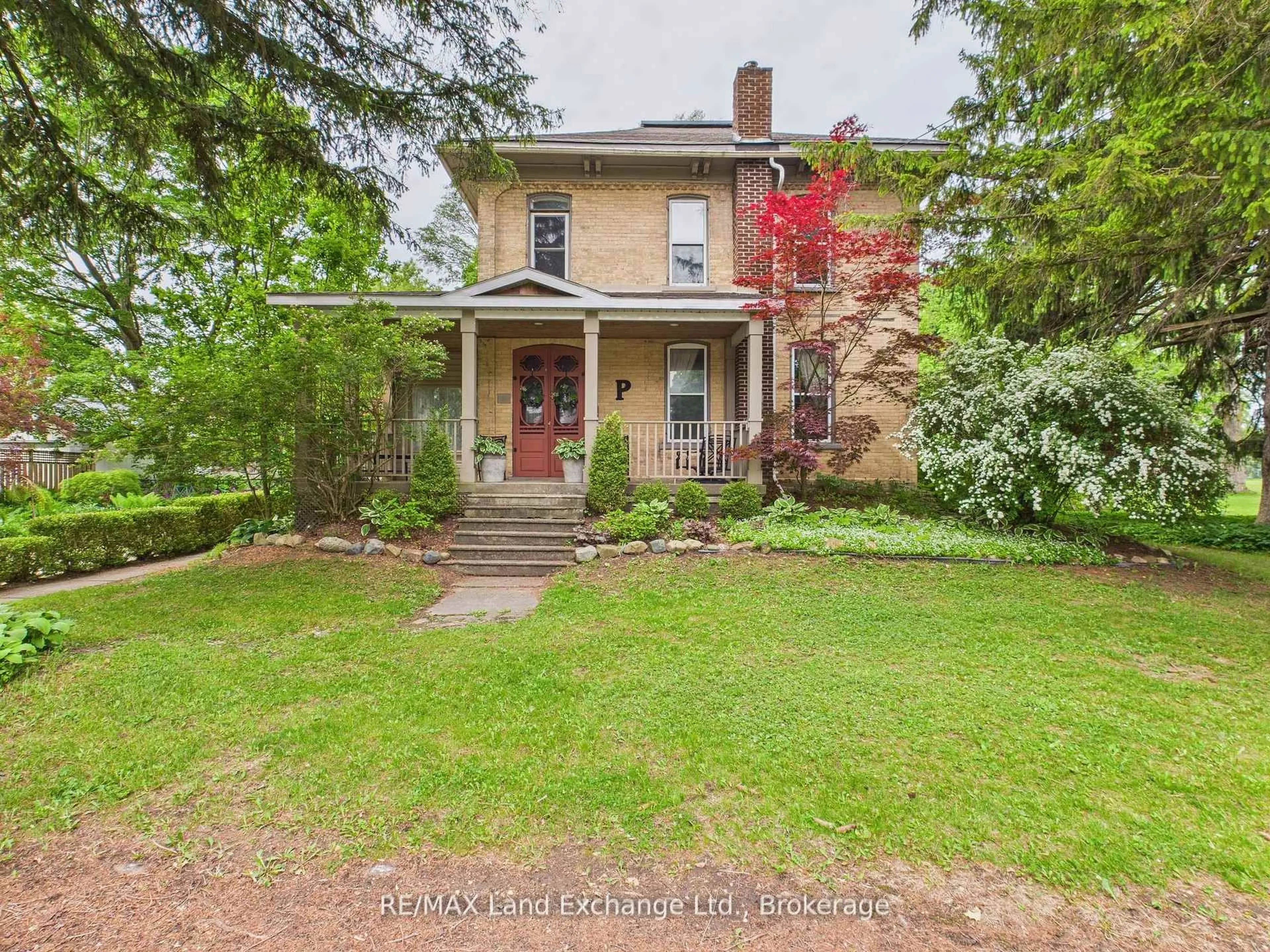 A pic from outside/outdoor area/front of a property/back of a property/a pic from drone, street for 20 Queen St, Huron-Kinloss Ontario N0G 2R0