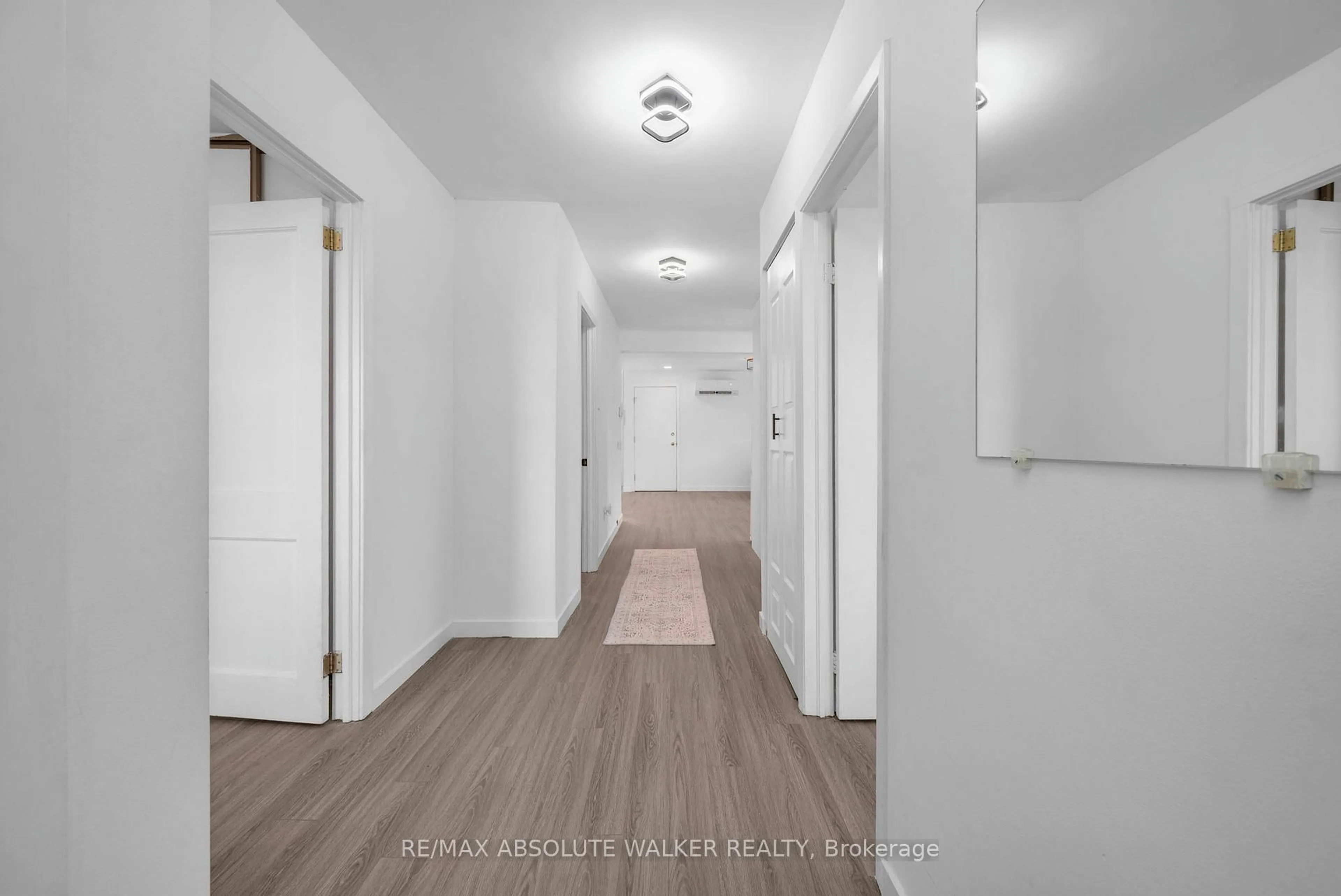 Indoor entryway for 1290 St. Jean St, Orleans Ontario K1C 1N6