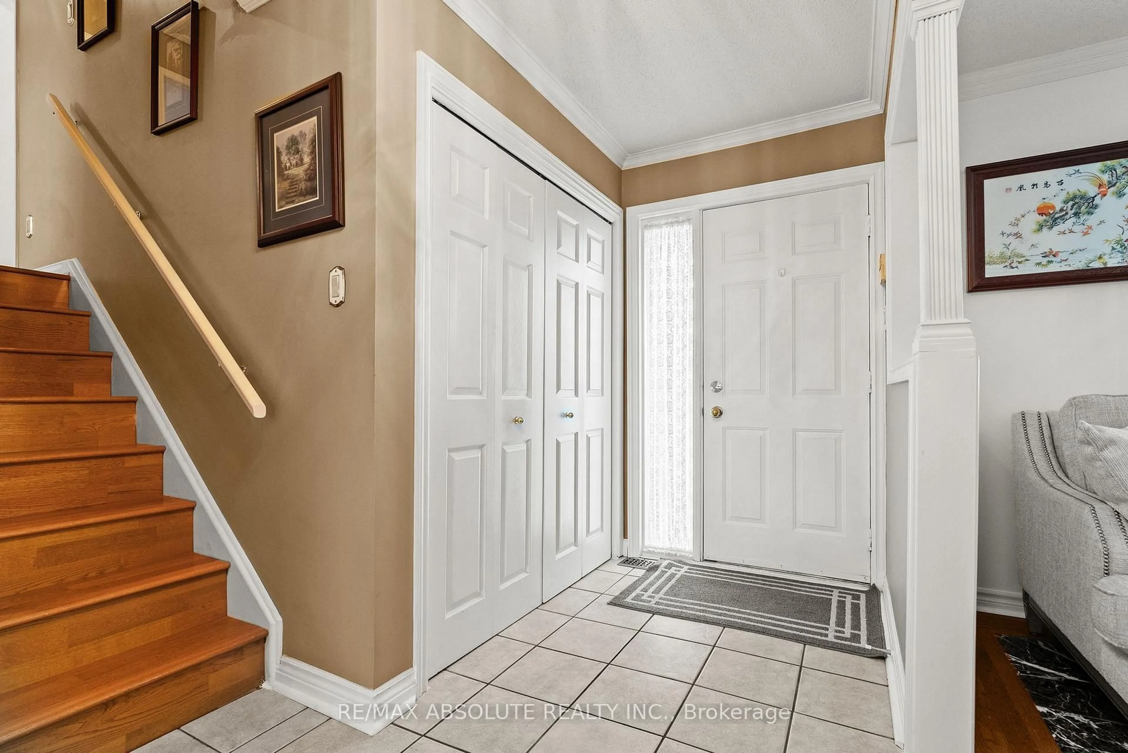 Indoor entryway for 260 Allan Dr, Arnprior Ontario K7S 2S9