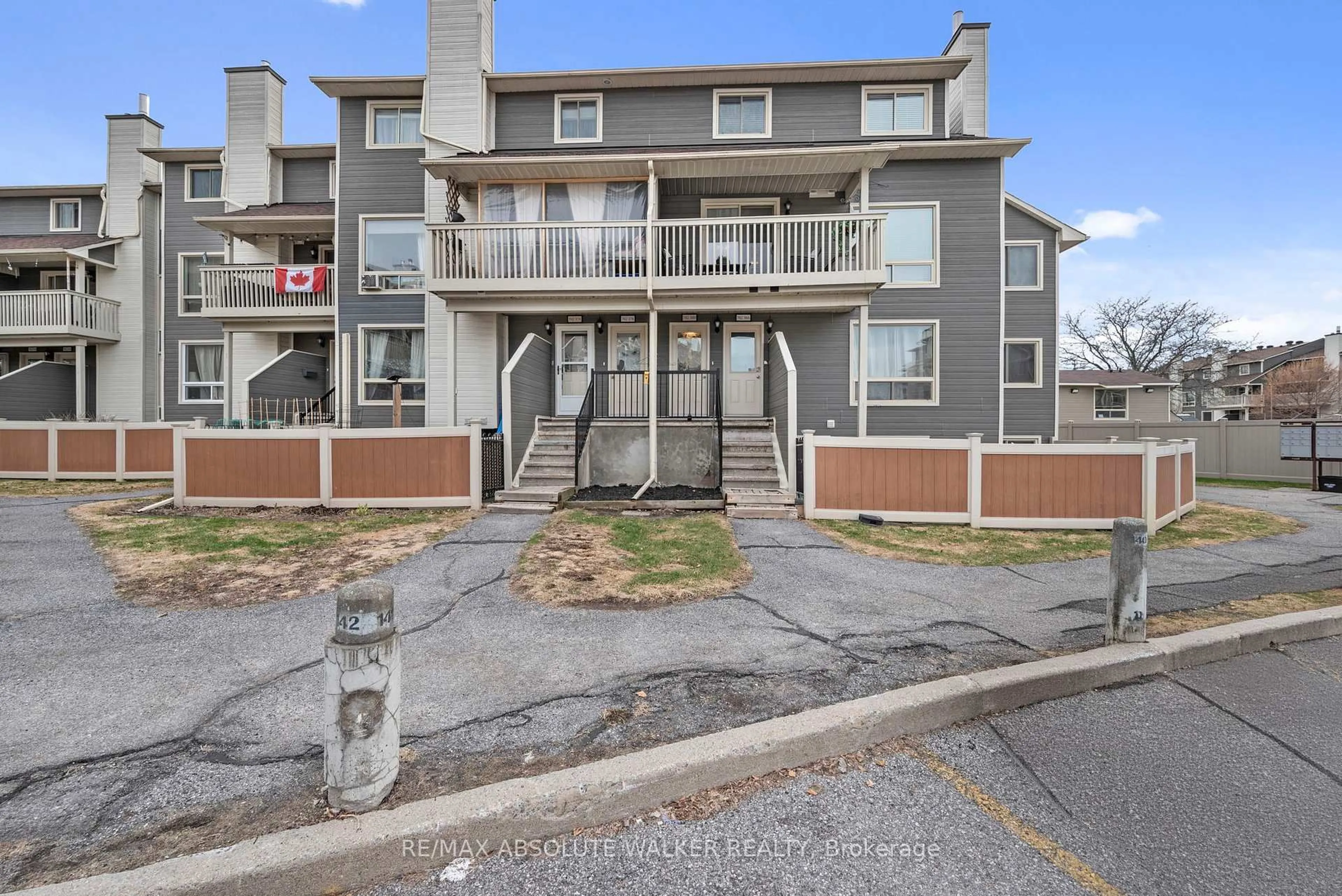 A pic from outside/outdoor area/front of a property/back of a property/a pic from drone, unknown for 782 St. Andre Dr #38B, Ottawa Ontario K1C 4R7