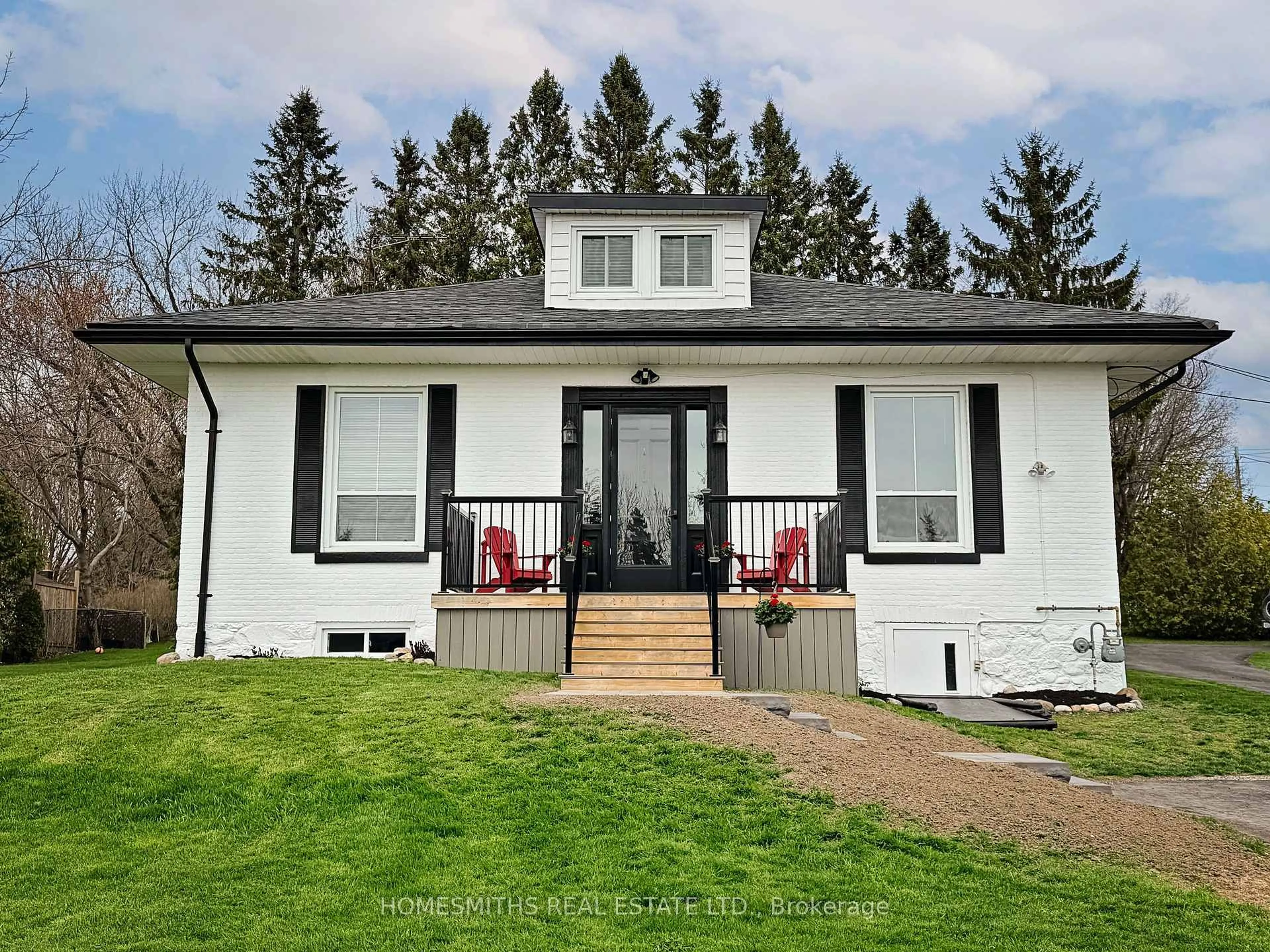Home with vinyl exterior material, unknown for 8766 Danforth Rd, Hamilton Township Ontario K9A 0X6