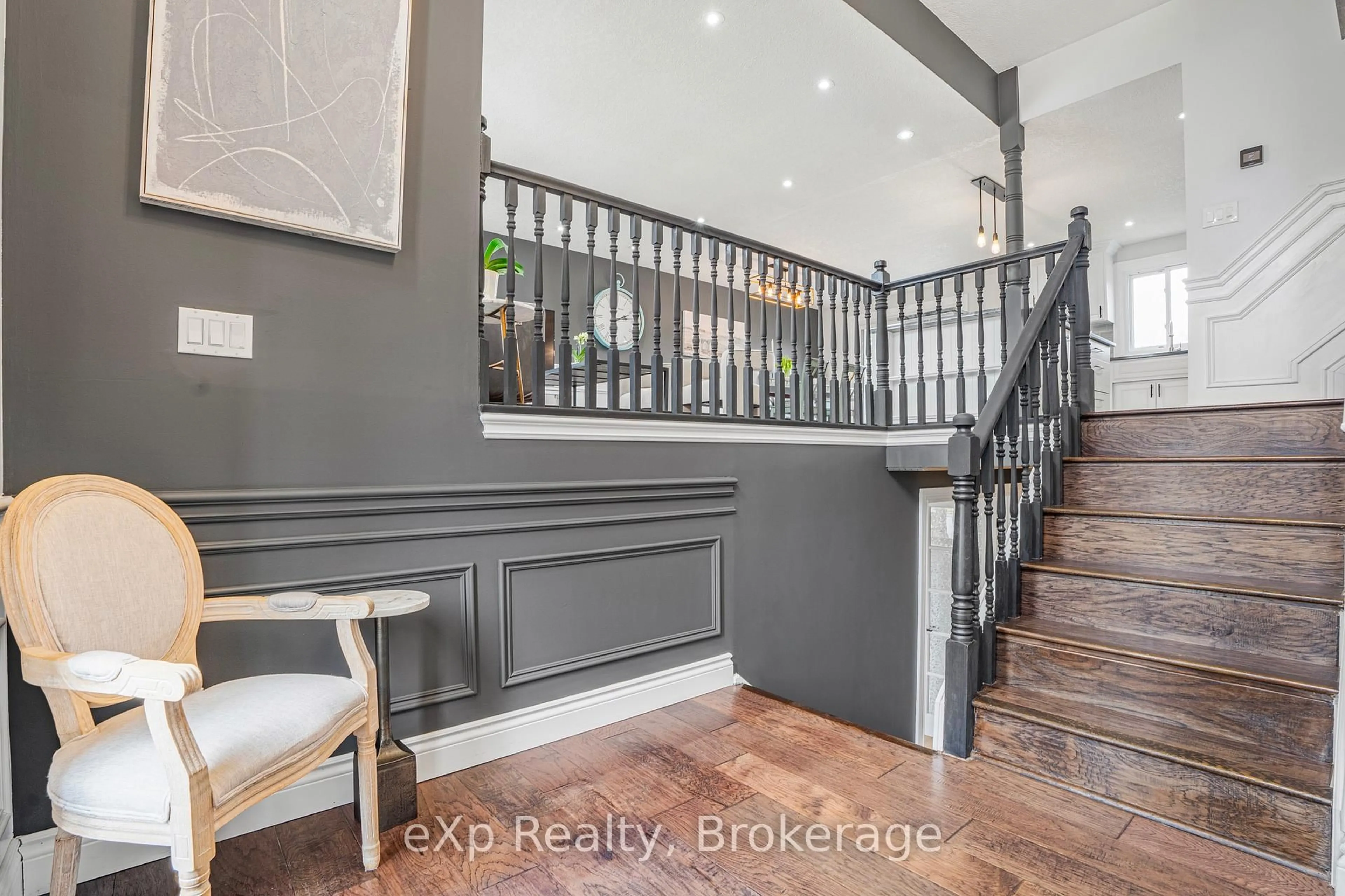 Indoor entryway for 107 Woodborough Rd, Guelph Ontario N1G 3L7