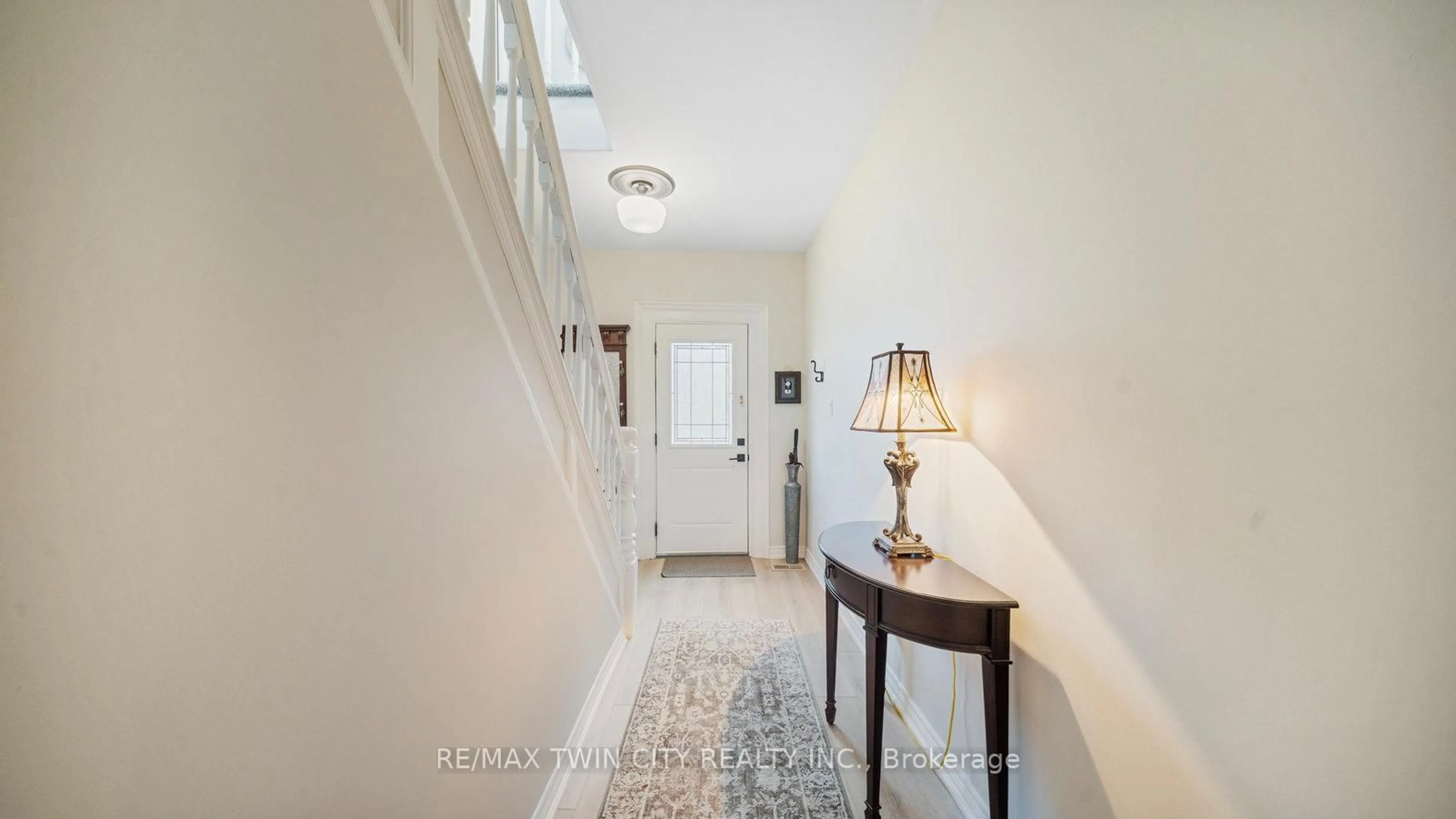 Indoor entryway for 116 Eagle Ave, Brantford Ontario N3S 1Z5