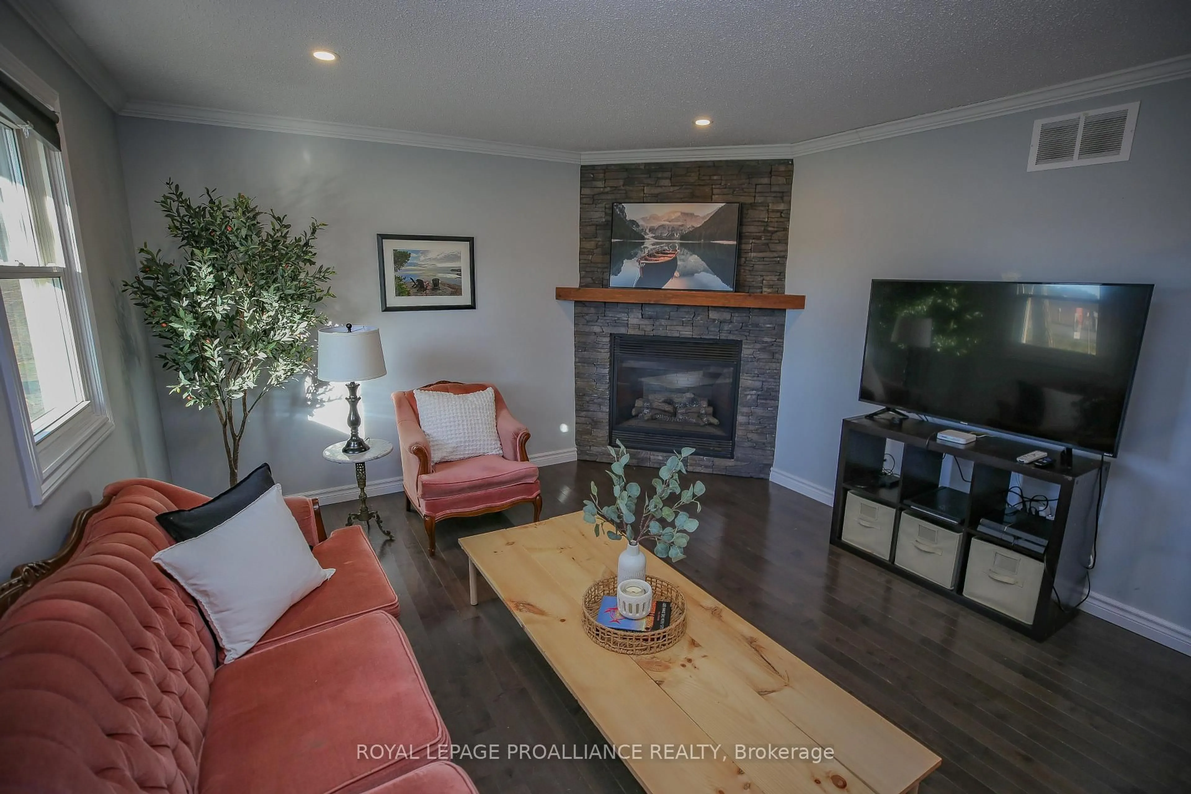 Living room with furniture, unknown for 1379 County Road 2 Rd, Elizabethtown-Kitley Ontario K6V 7C5