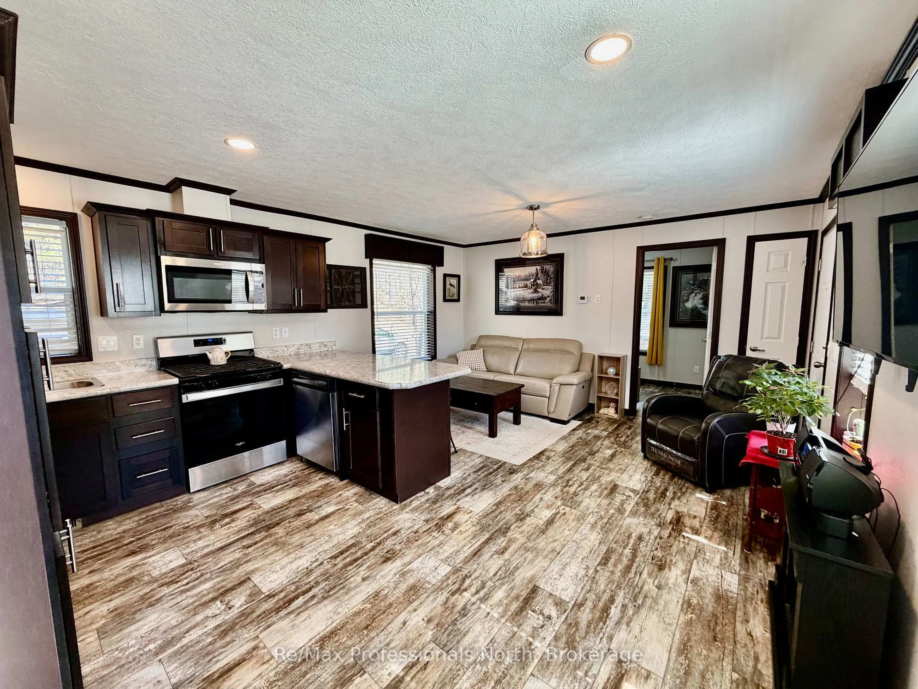 Open concept kitchen, unknown for 1007 RACOON Rd #27, Gravenhurst Ontario P1P 0C2