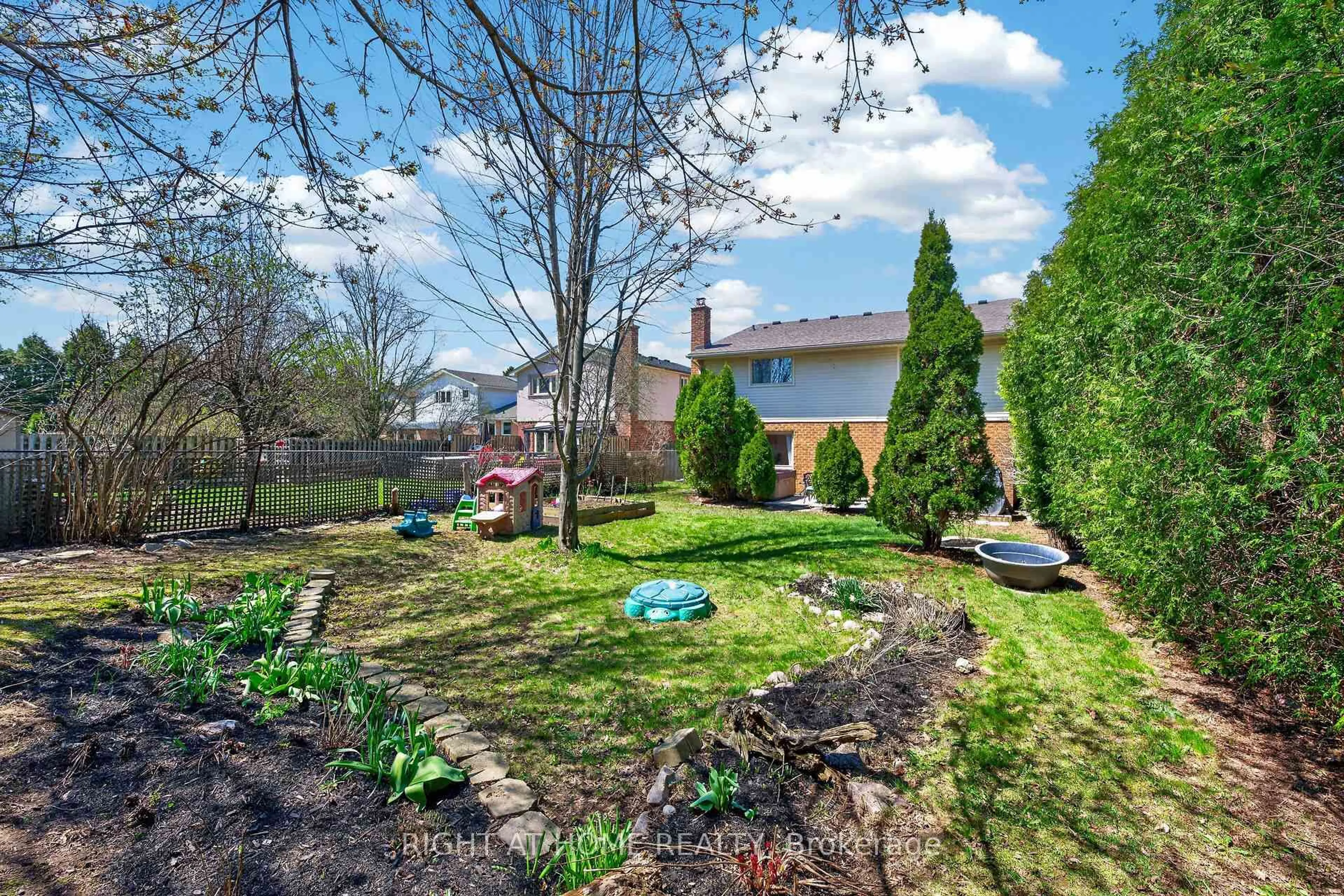 A pic from outside/outdoor area/front of a property/back of a property/a pic from drone, water/lake/river/ocean view for 22 Vance Cres, Hamilton Ontario L8B 0B8