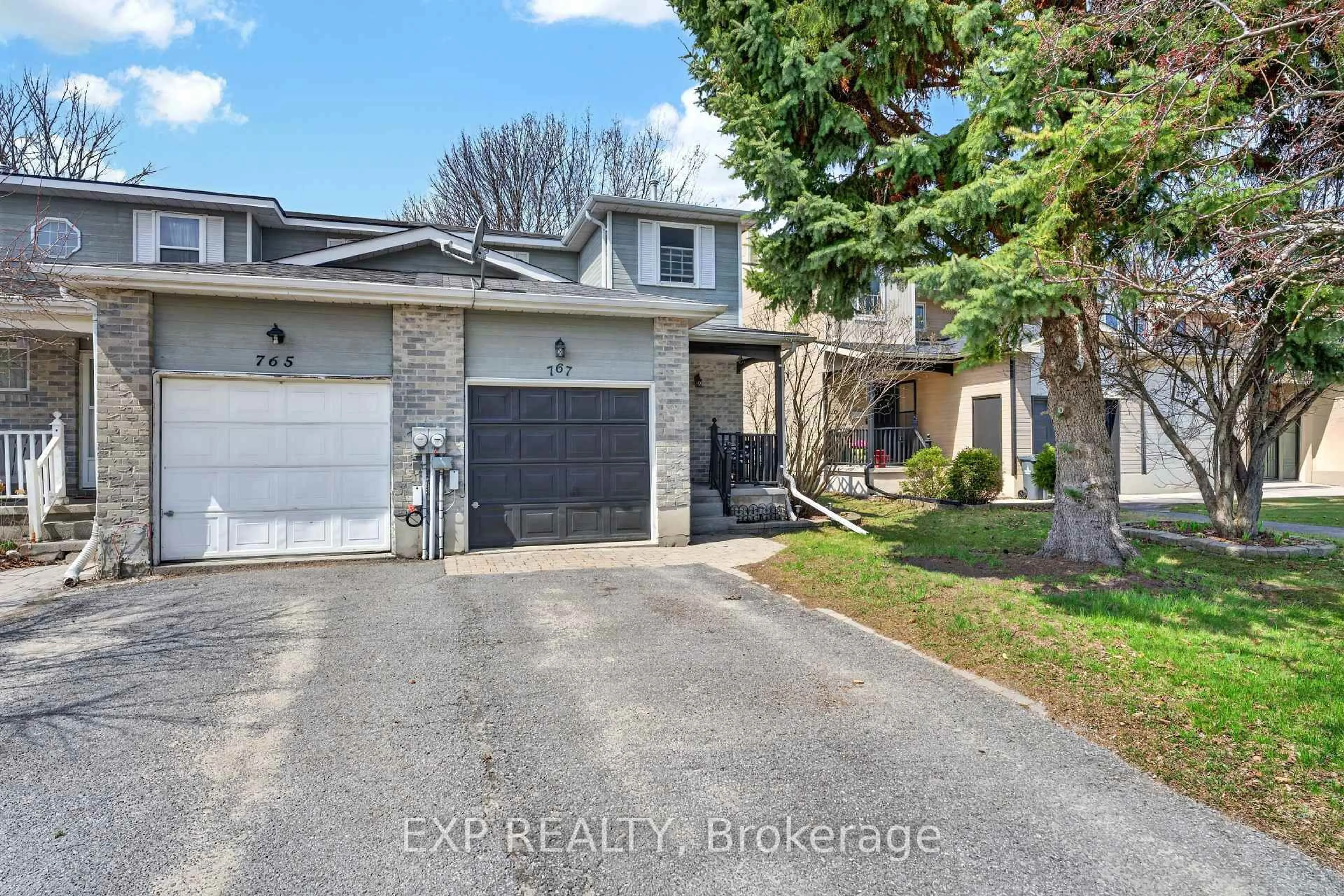 A pic from outside/outdoor area/front of a property/back of a property/a pic from drone, street for 767 Littlestone Cres, Kingston Ontario K7M 8L9