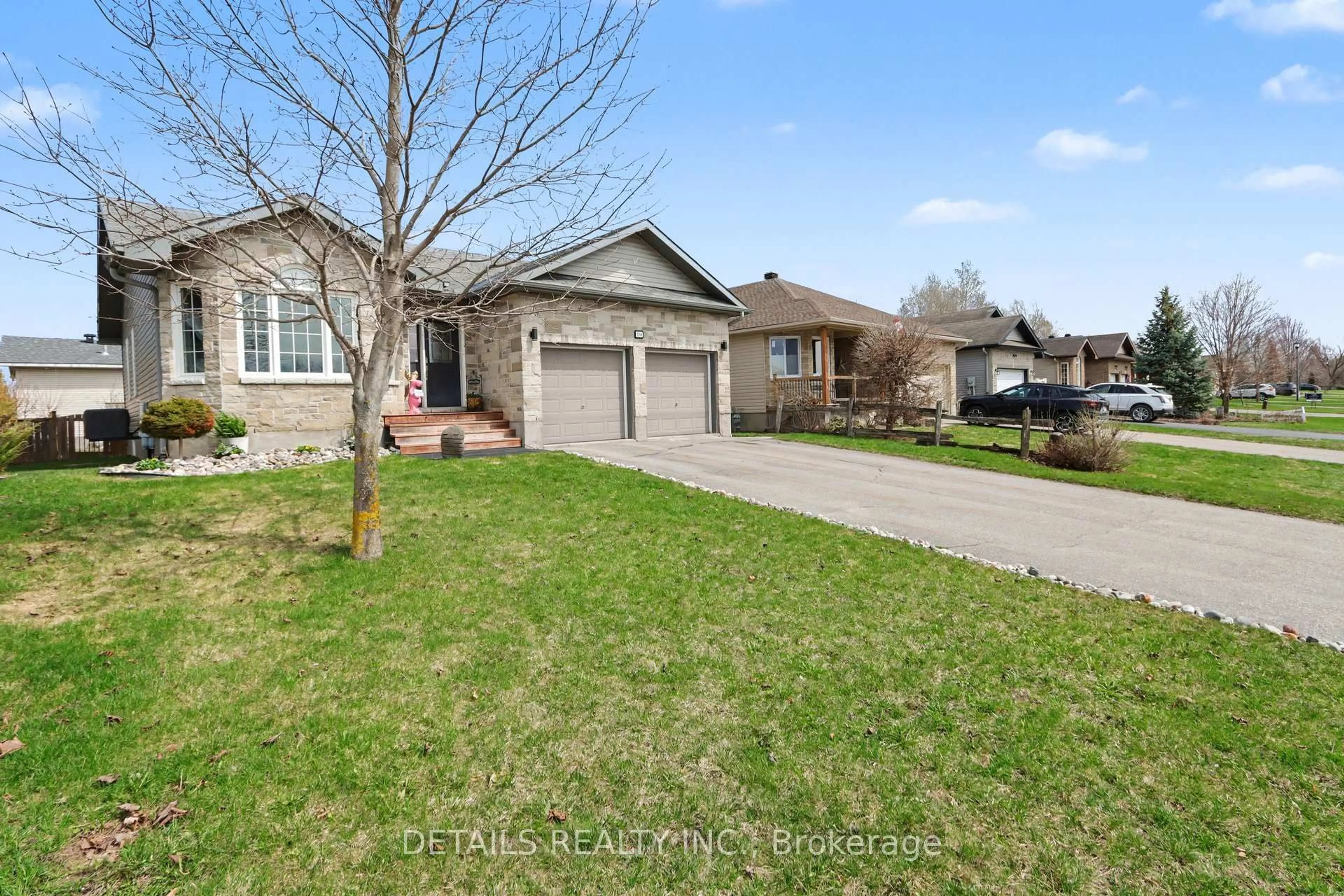 Home with brick exterior material, street for 139 Raina Way, North Grenville Ontario K0G 1J0