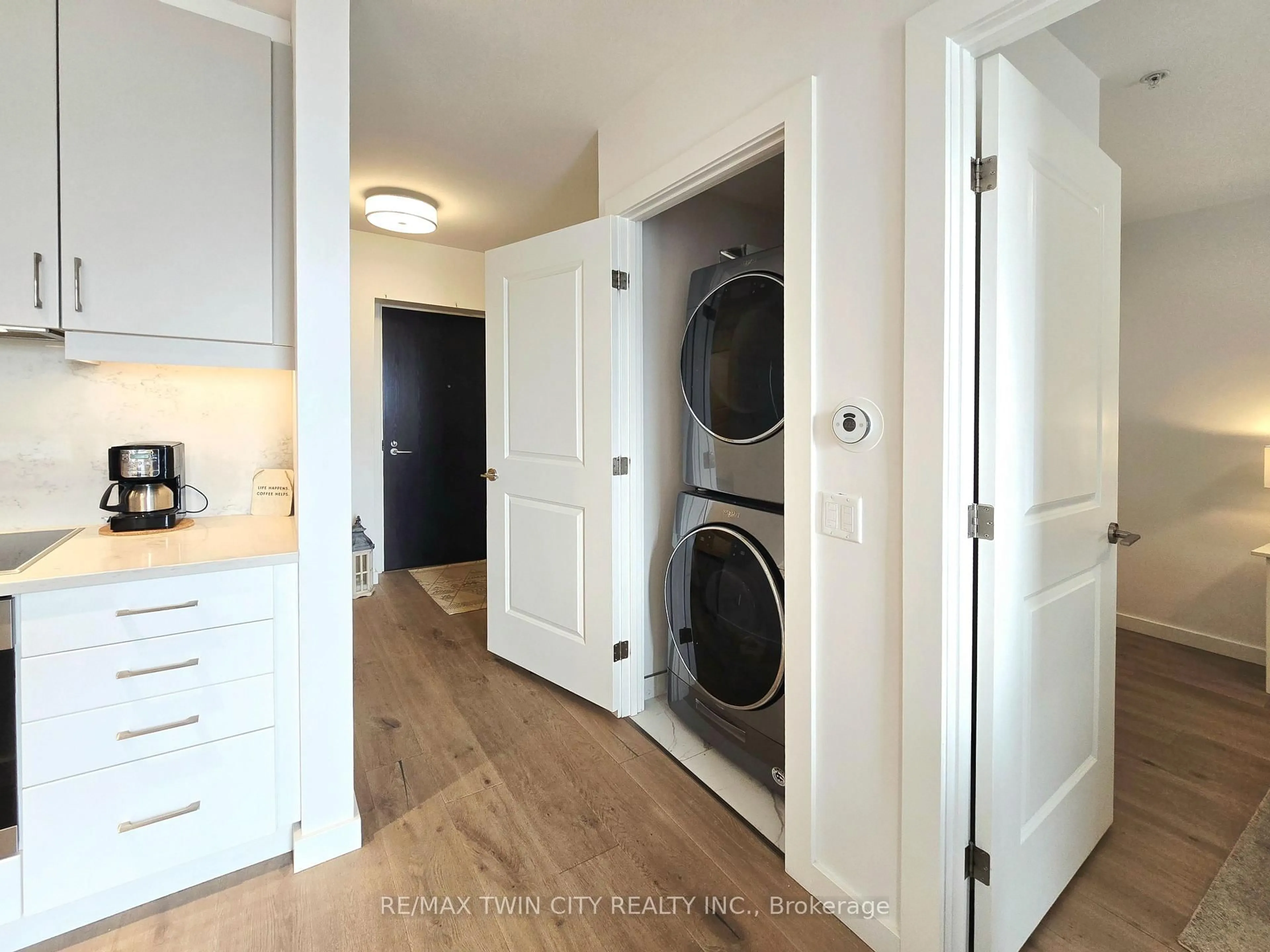 Laundry room for 181 King St #1812, Waterloo Ontario N2J 0E7