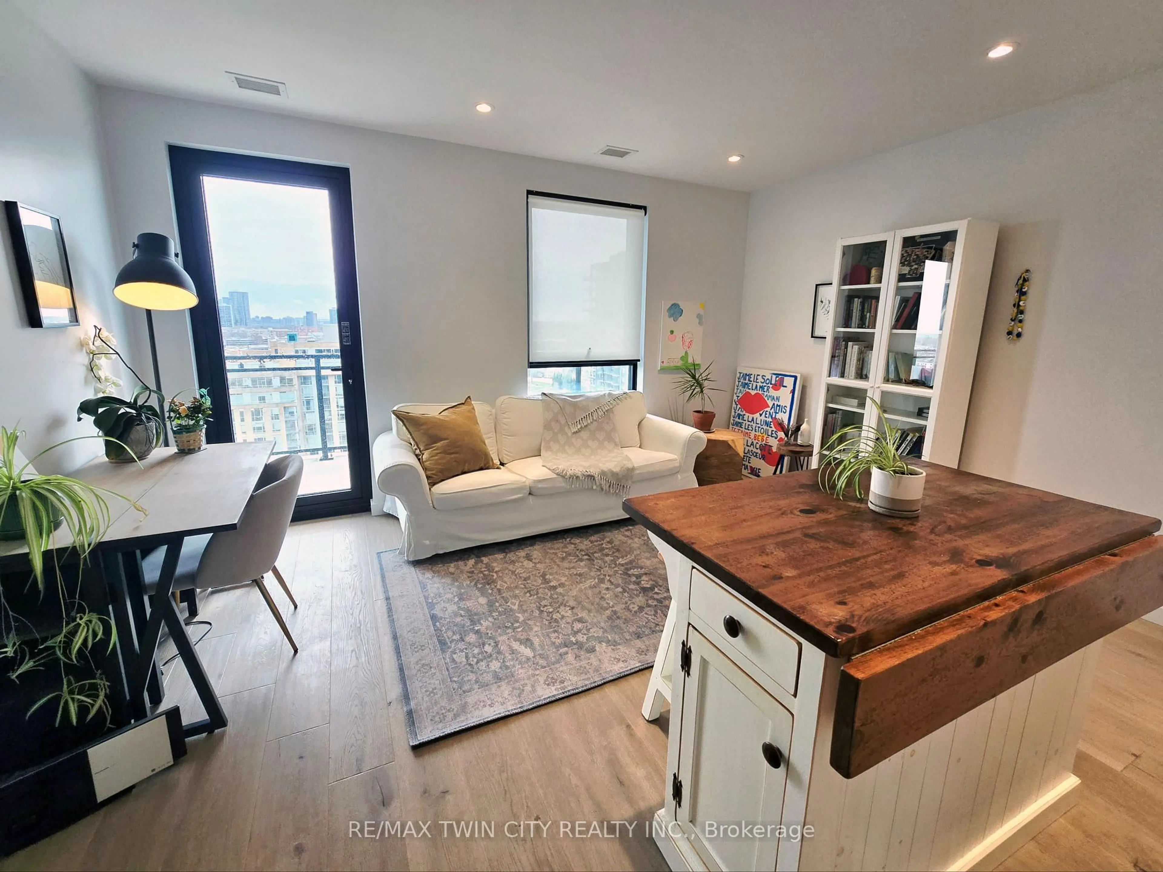 Unknown for 181 King St #1812, Waterloo Ontario N2J 0E7