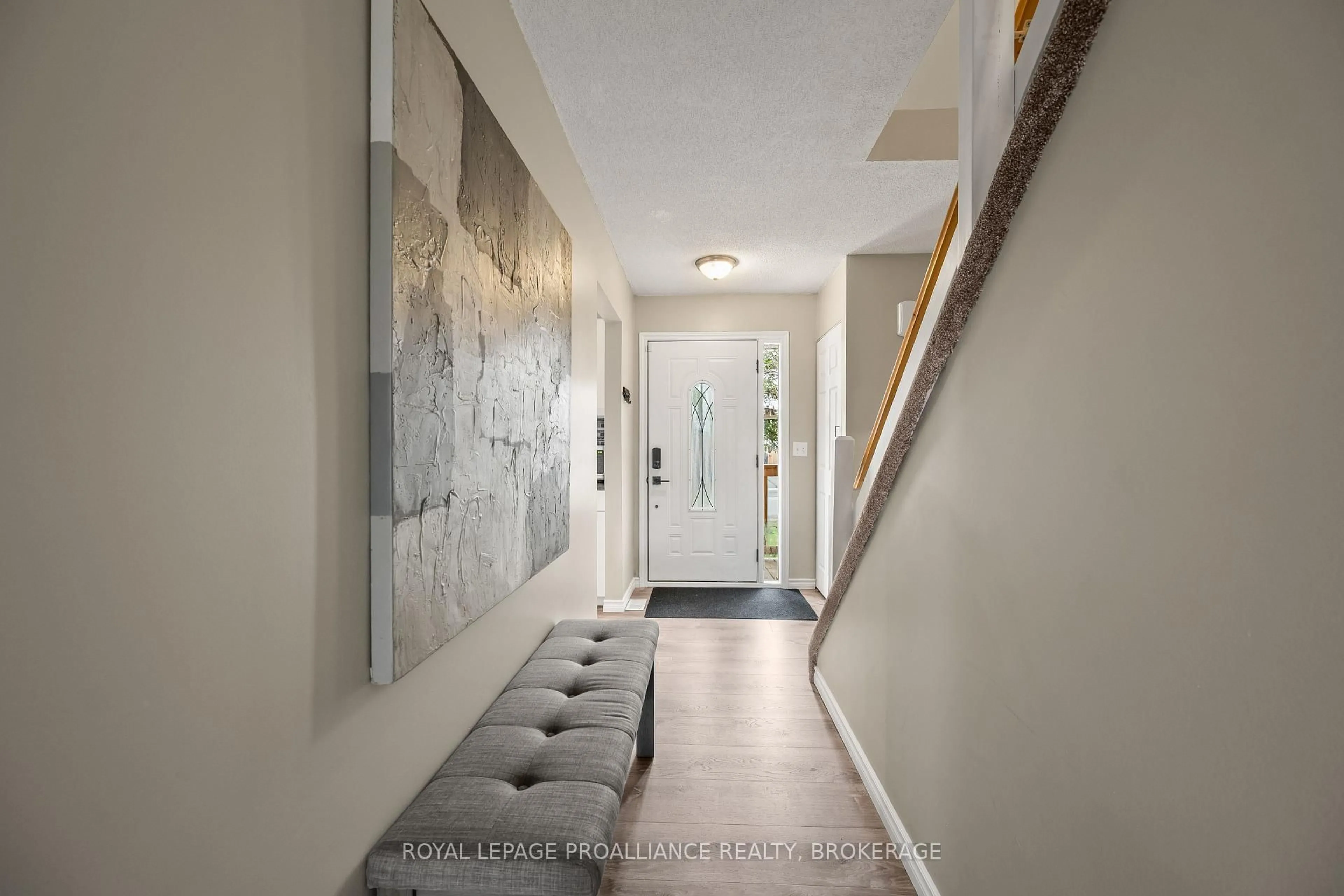 Indoor entryway for 884 Larchwood Cres, Kingston Ontario K7P 2P7
