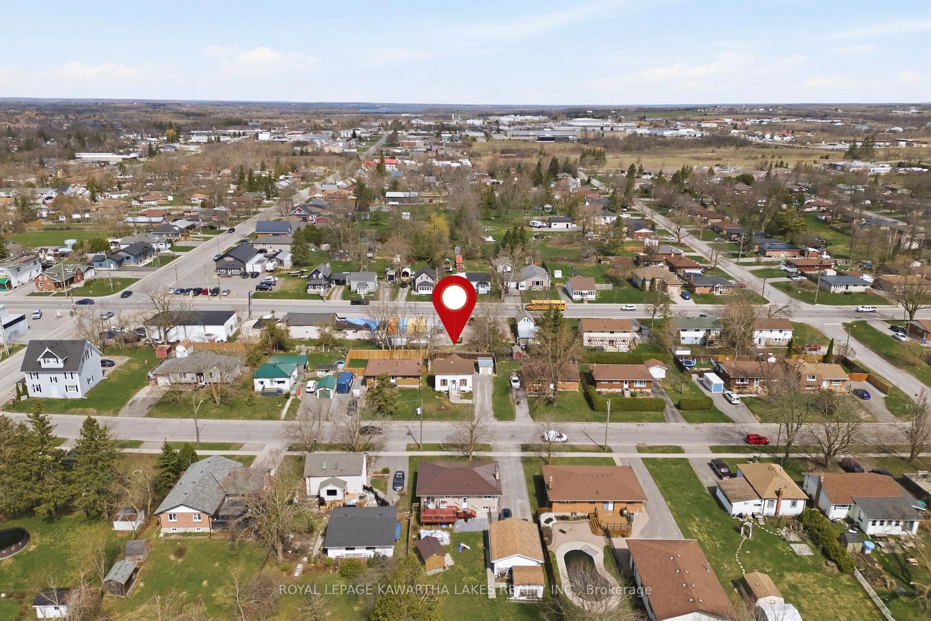 A pic from outside/outdoor area/front of a property/back of a property/a pic from drone, street for 126 King St, Kawartha Lakes Ontario K9V 1E3