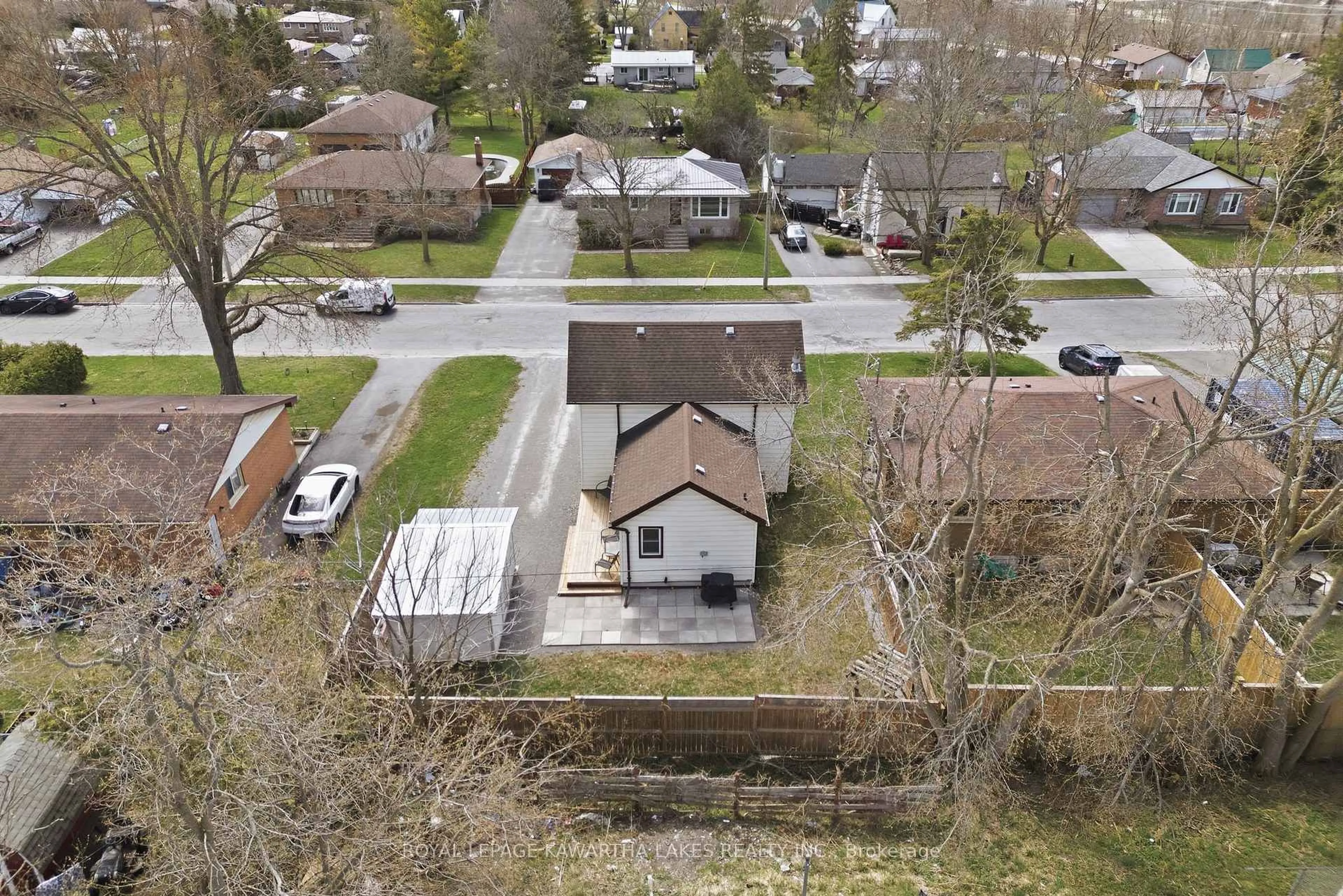 A pic from outside/outdoor area/front of a property/back of a property/a pic from drone, street for 126 King St, Kawartha Lakes Ontario K9V 1E3